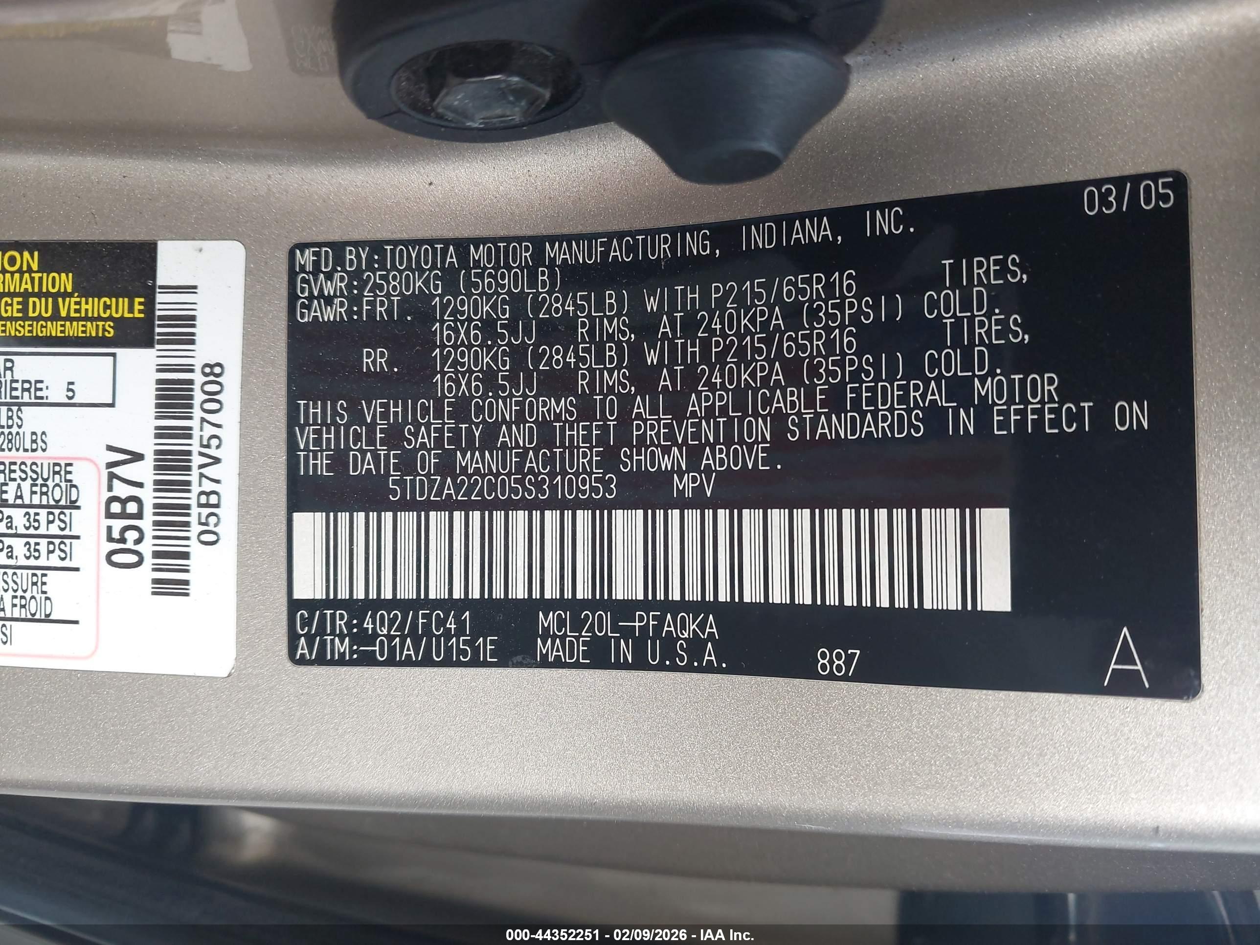 TOYOTA SIENNA image 9