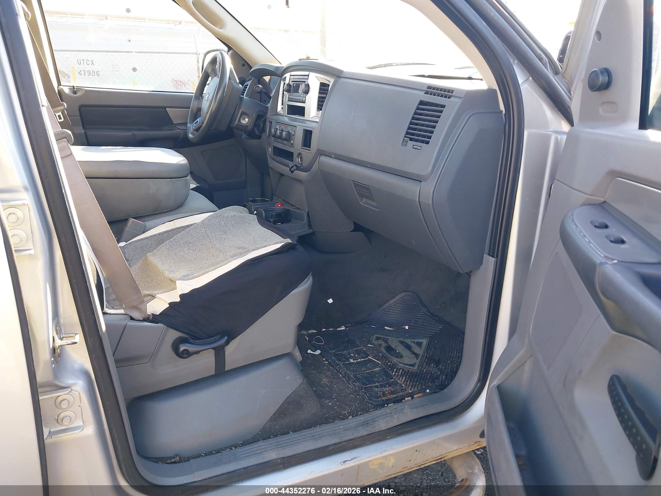 DODGE RAM image 5