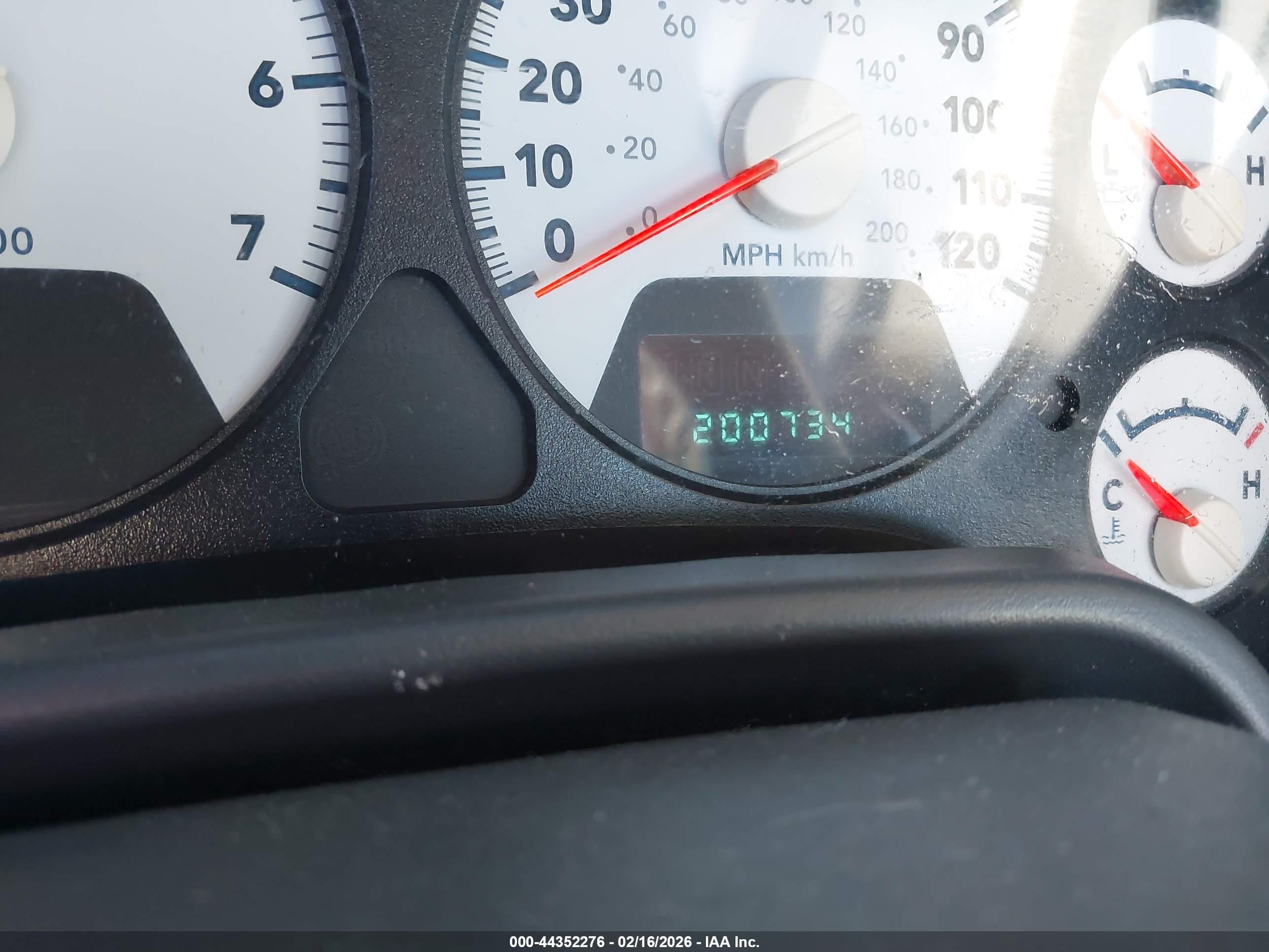 DODGE RAM image 7