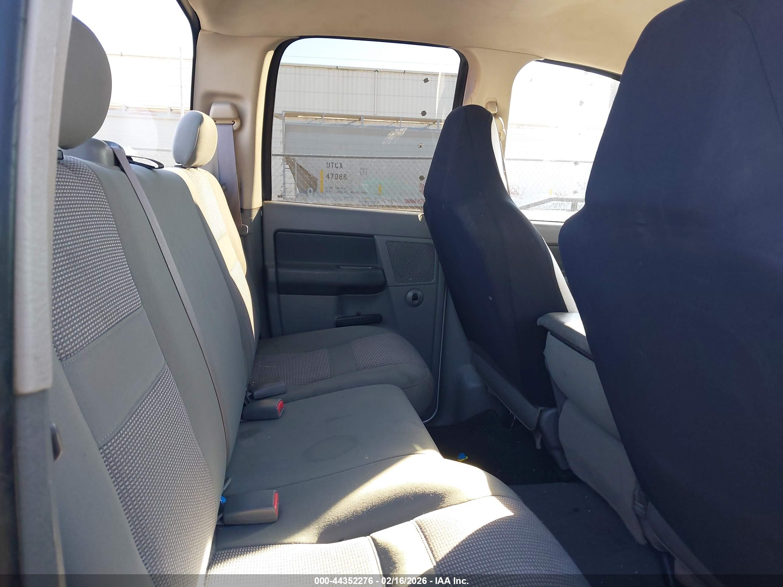 DODGE RAM image 8