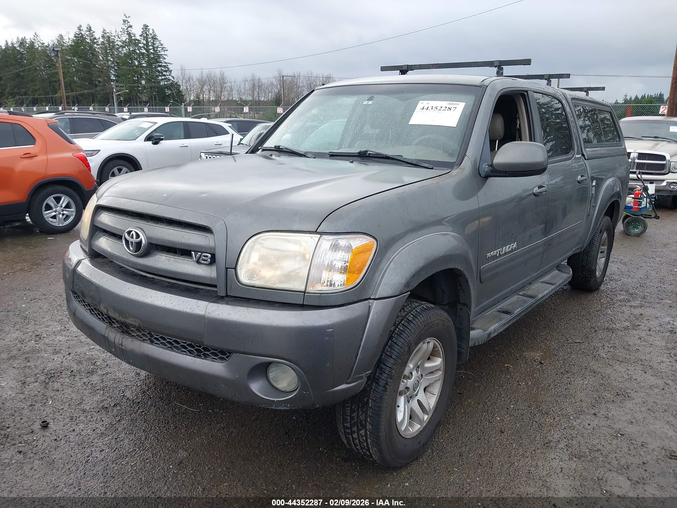 TOYOTA TUNDRA image 2