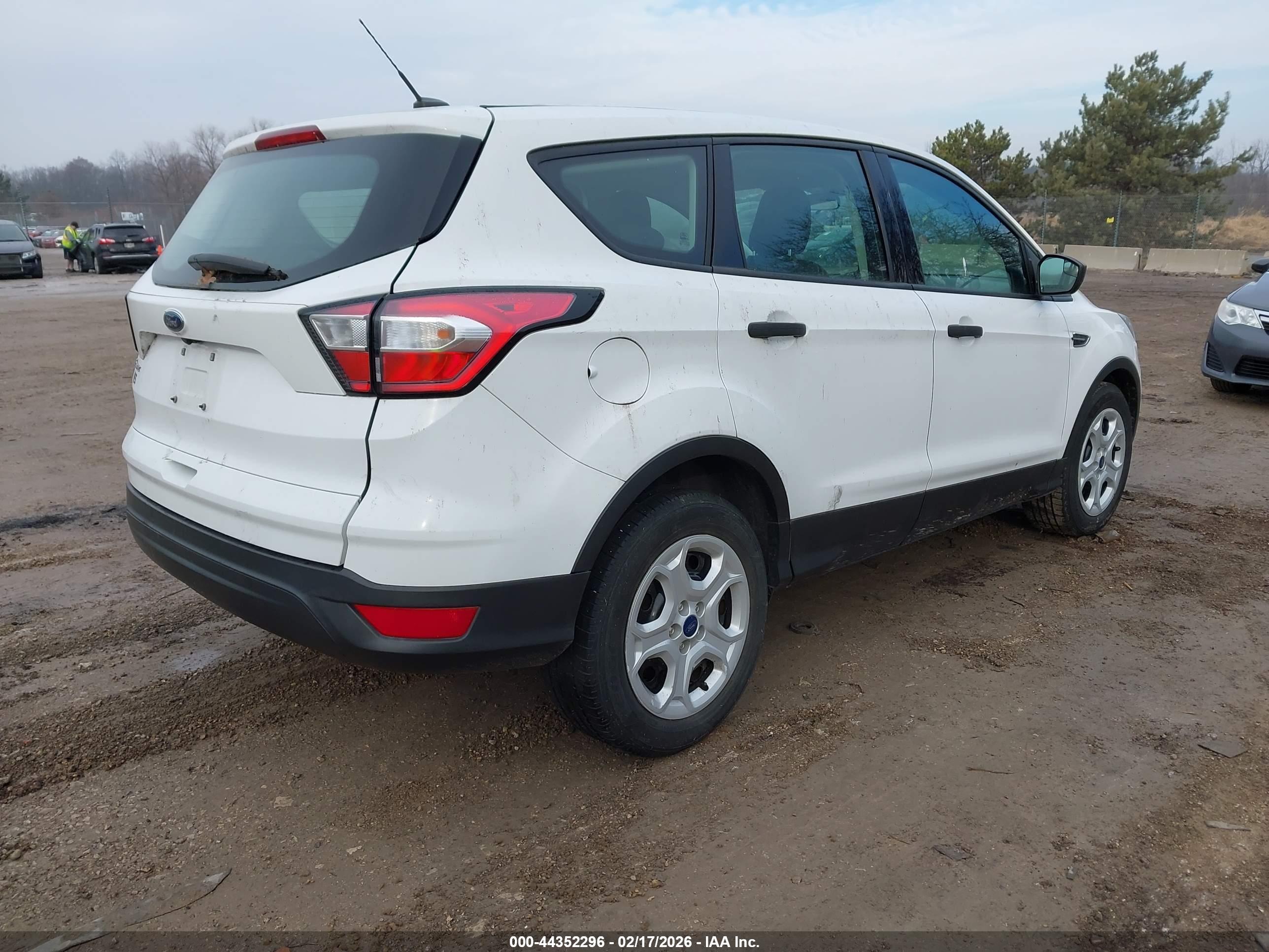 FORD ESCAPE image 4