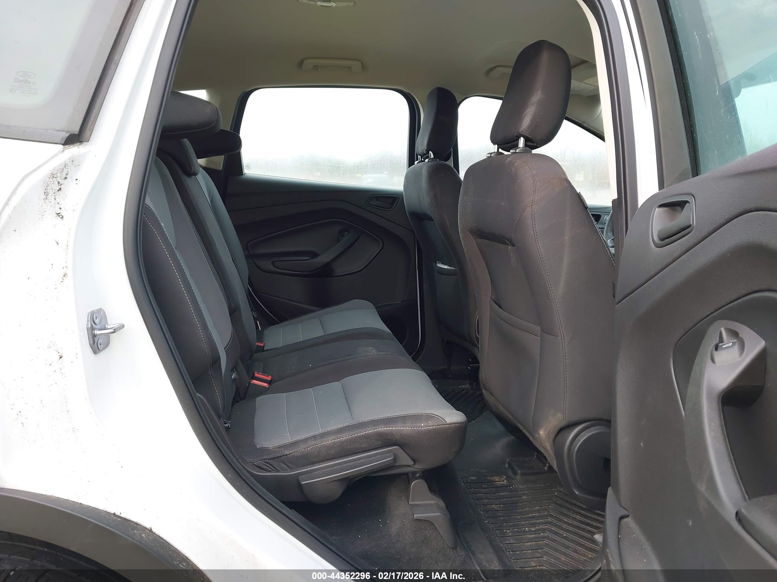 FORD ESCAPE image 8