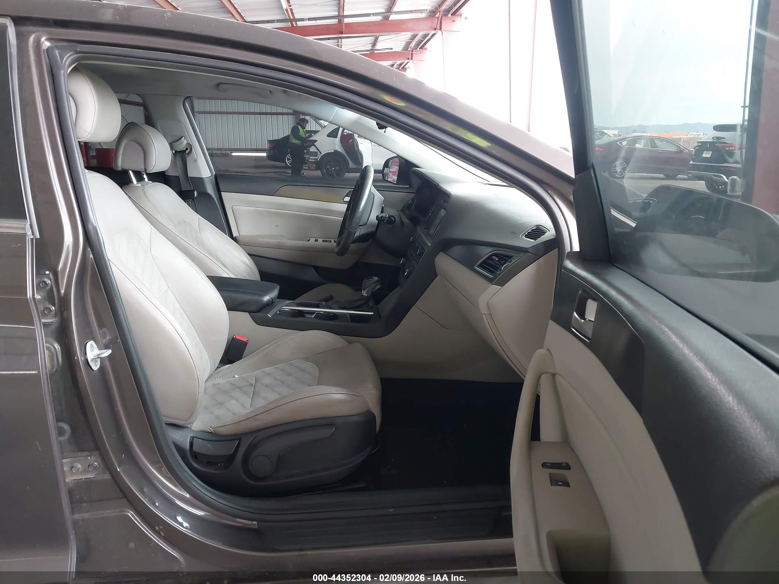 HYUNDAI SONATA image 5