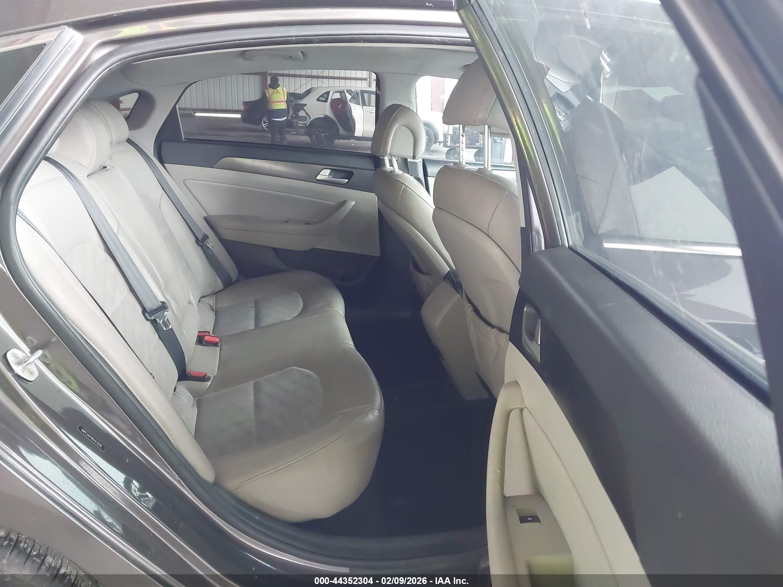 HYUNDAI SONATA image 8