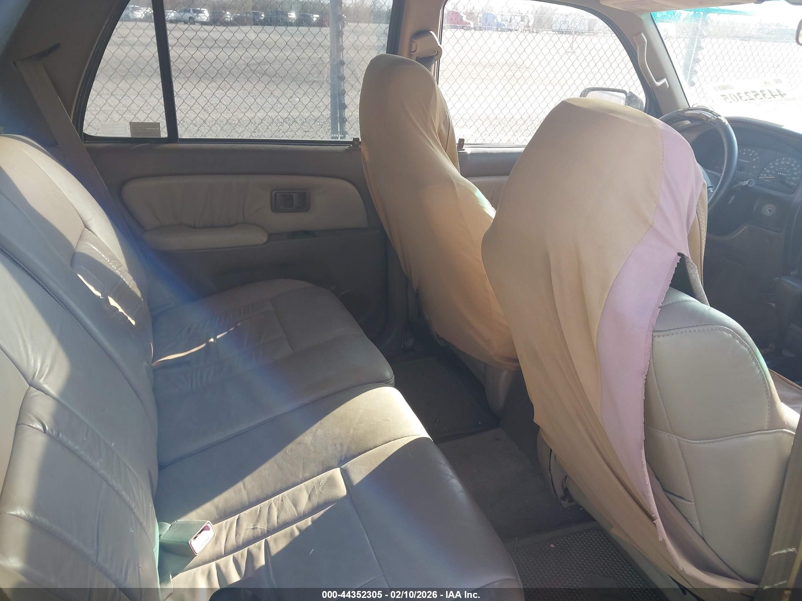 TOYOTA 4RUNNER image 8