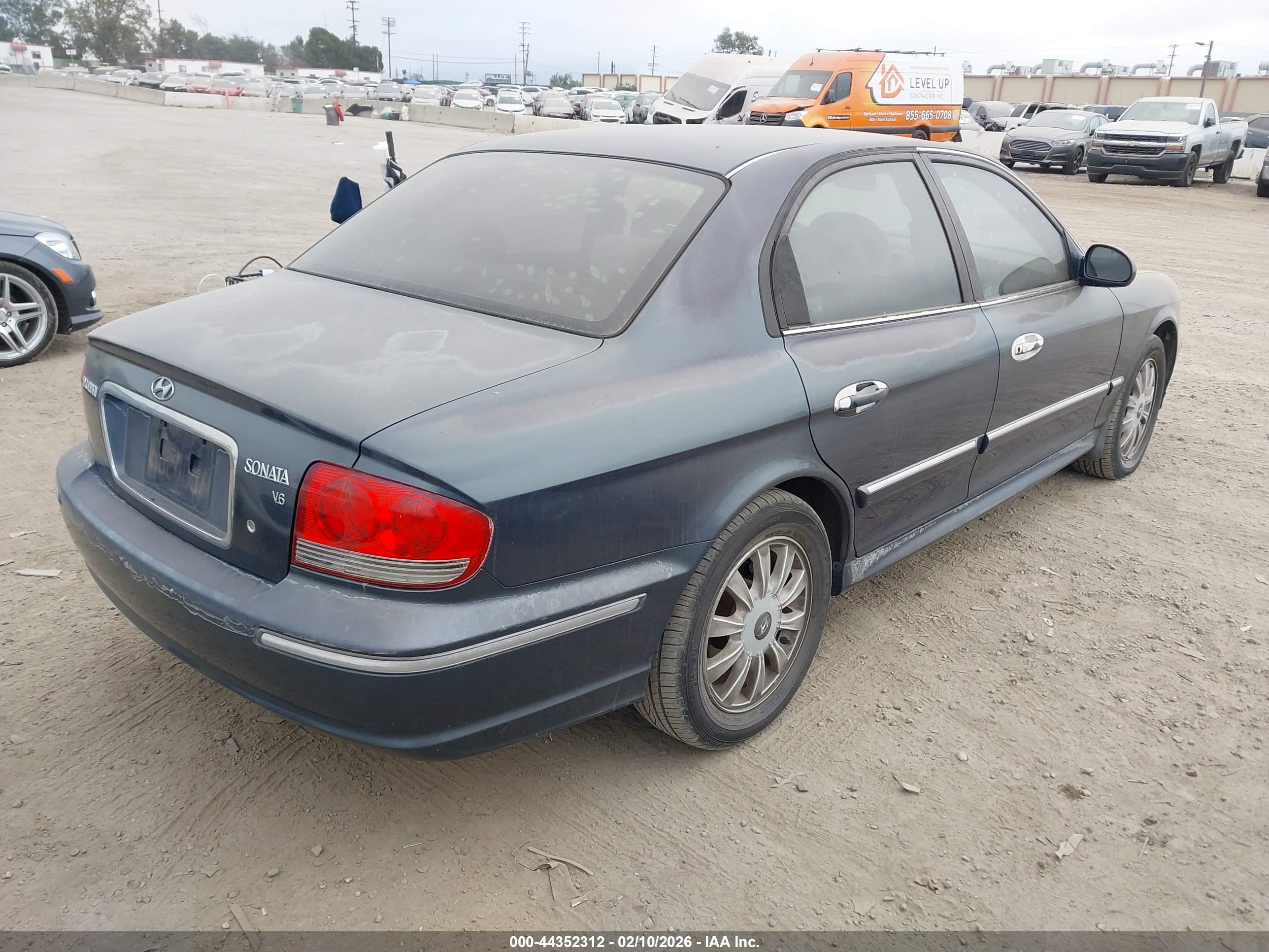 HYUNDAI SONATA image 4