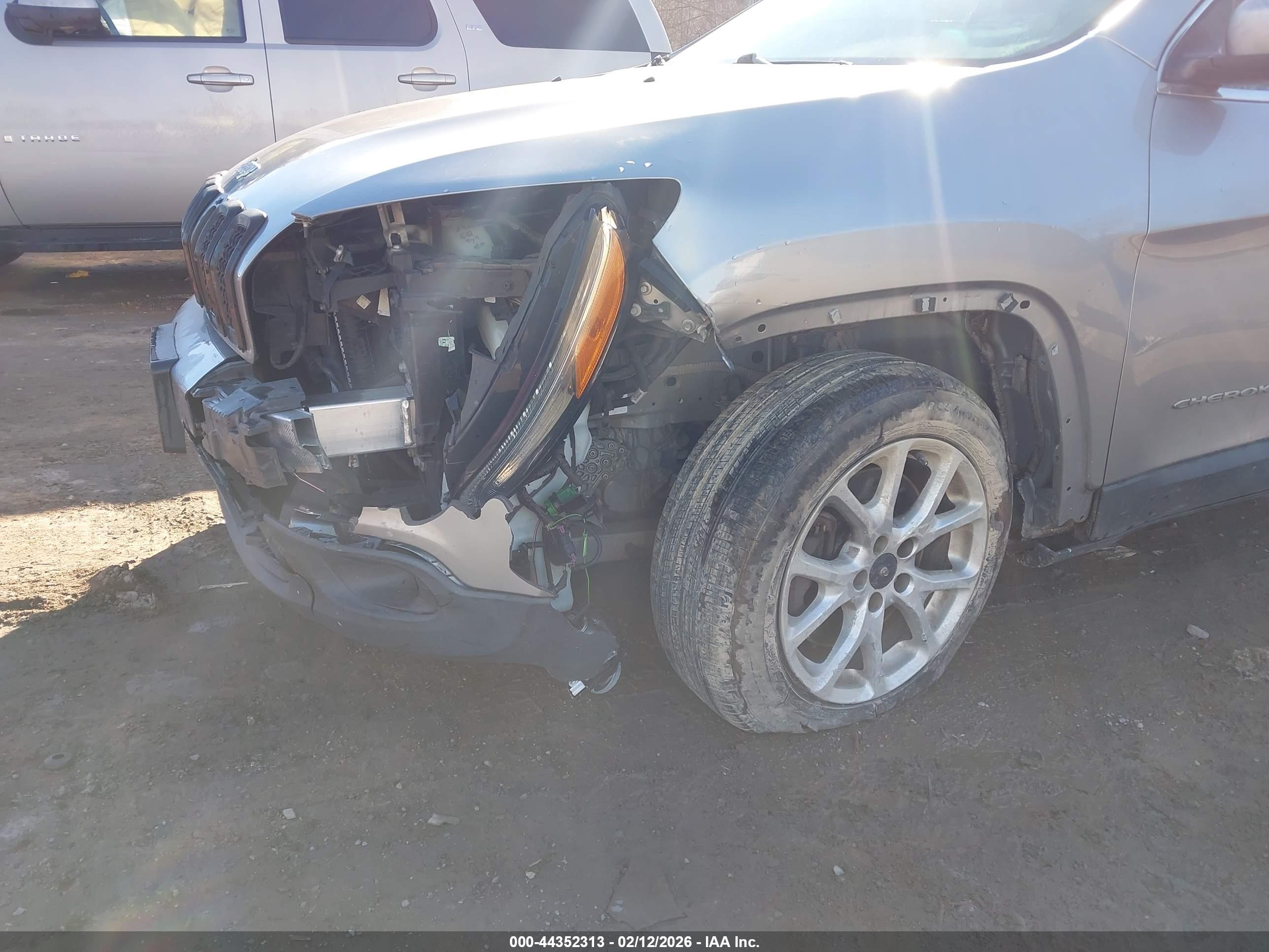 JEEP CHEROKEE image 6