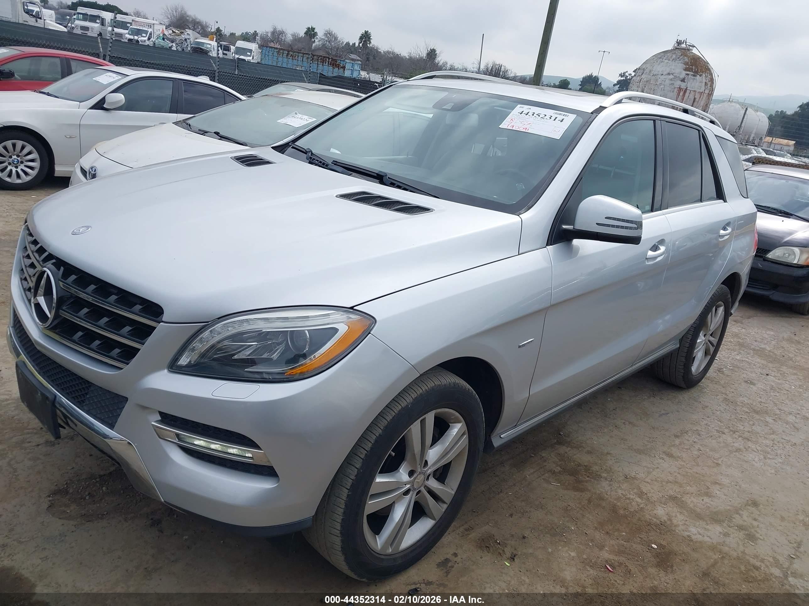MERCEDES-BENZ ML image 2