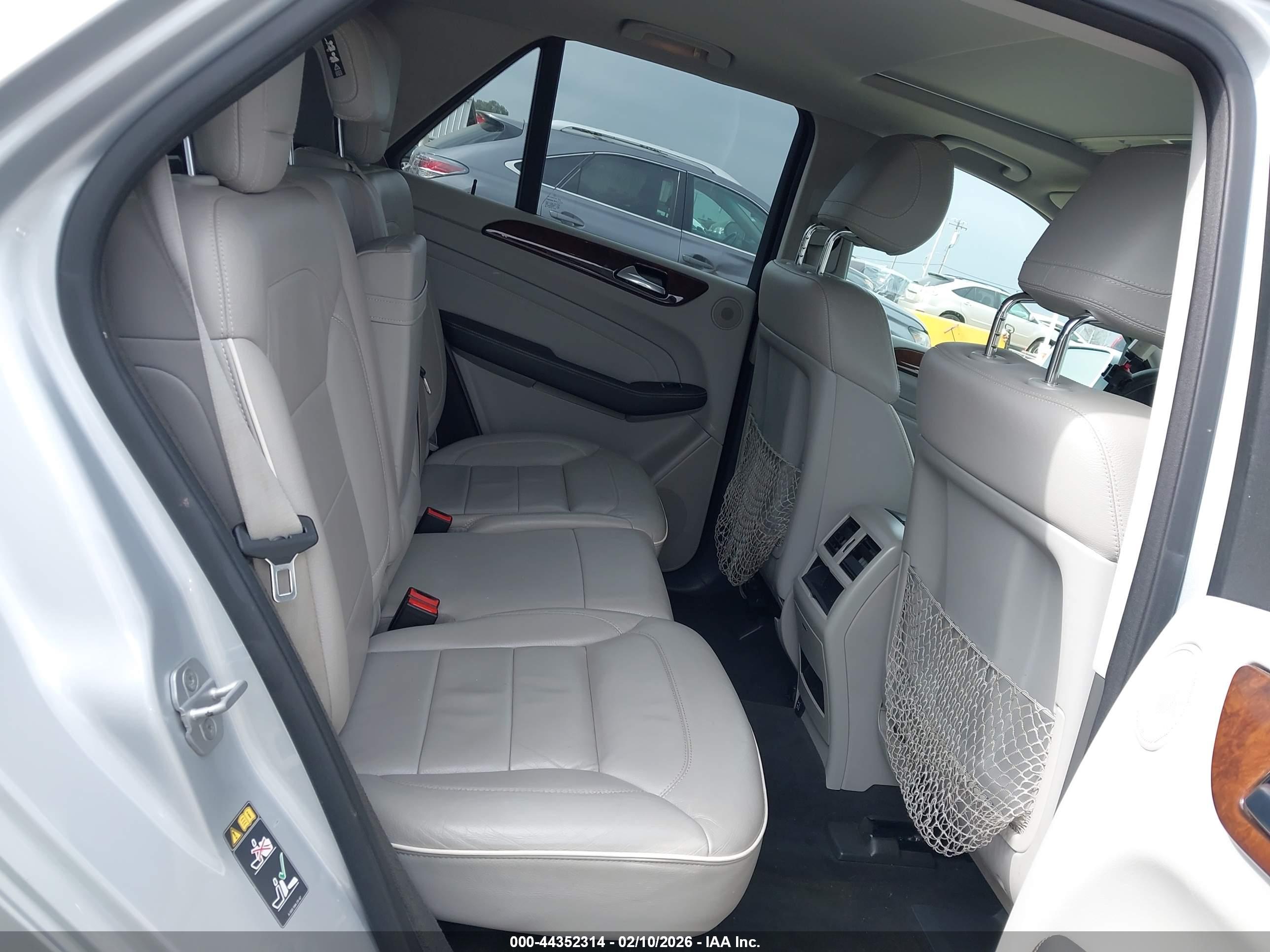 MERCEDES-BENZ ML image 8