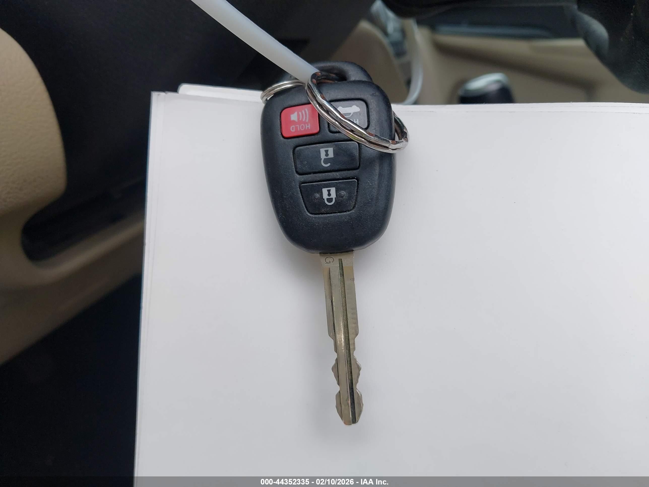 TOYOTA CAMRY image 11