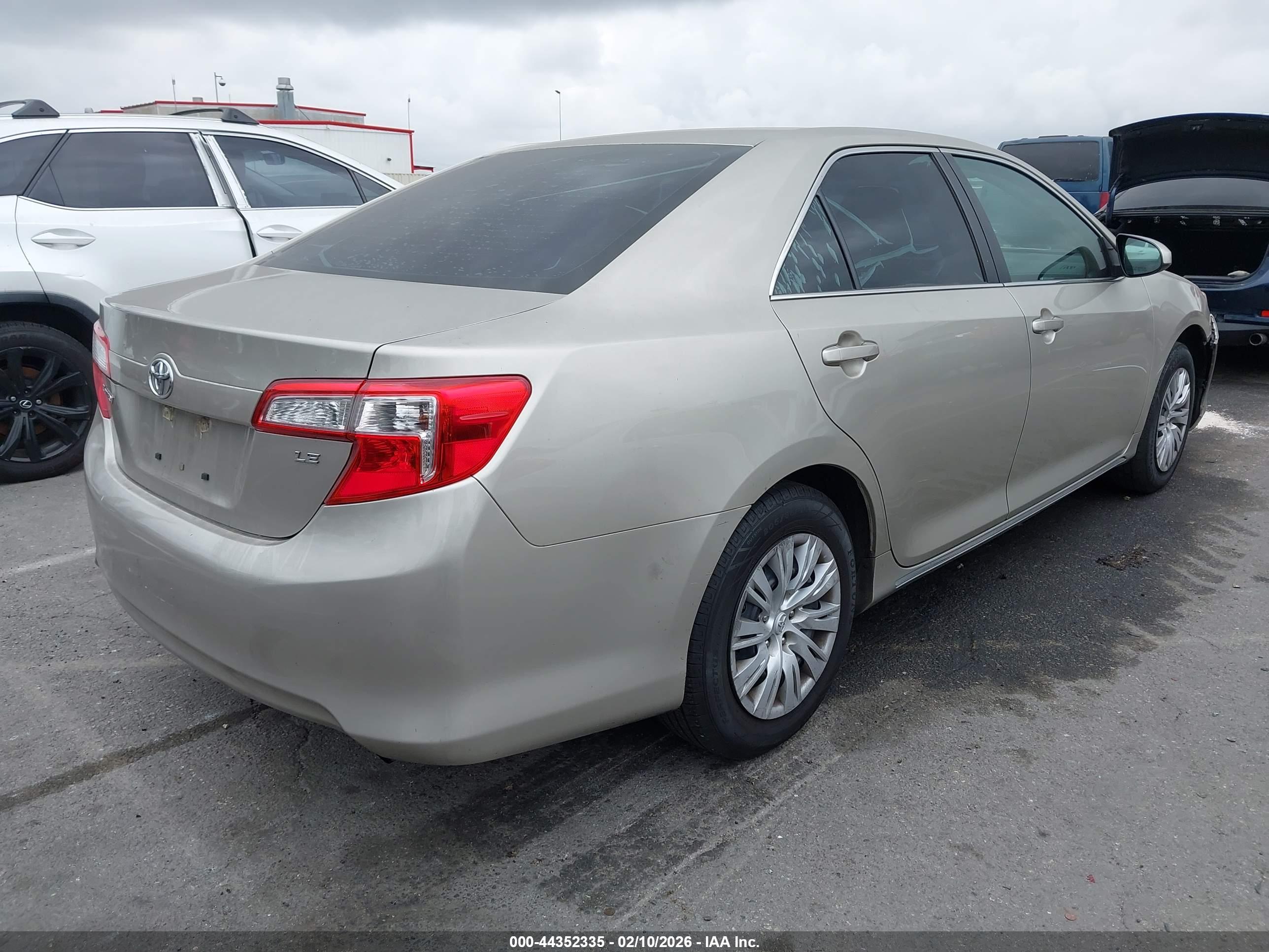 TOYOTA CAMRY image 4