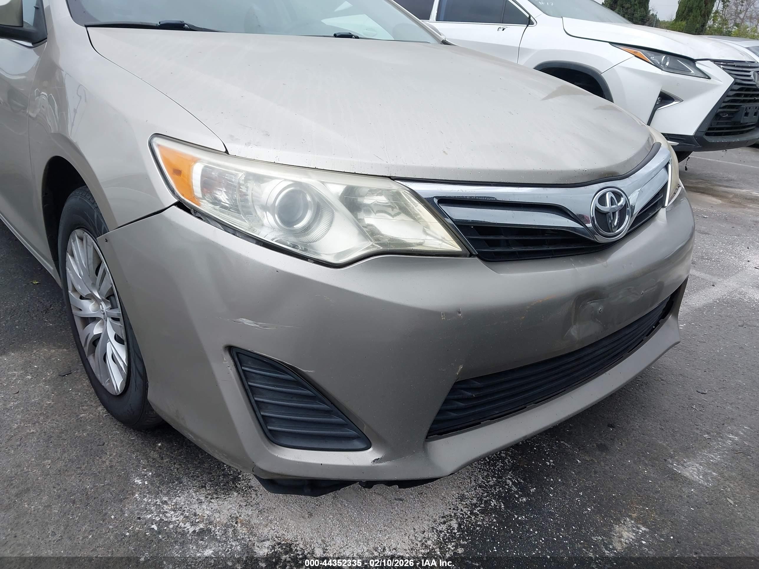 TOYOTA CAMRY image 6