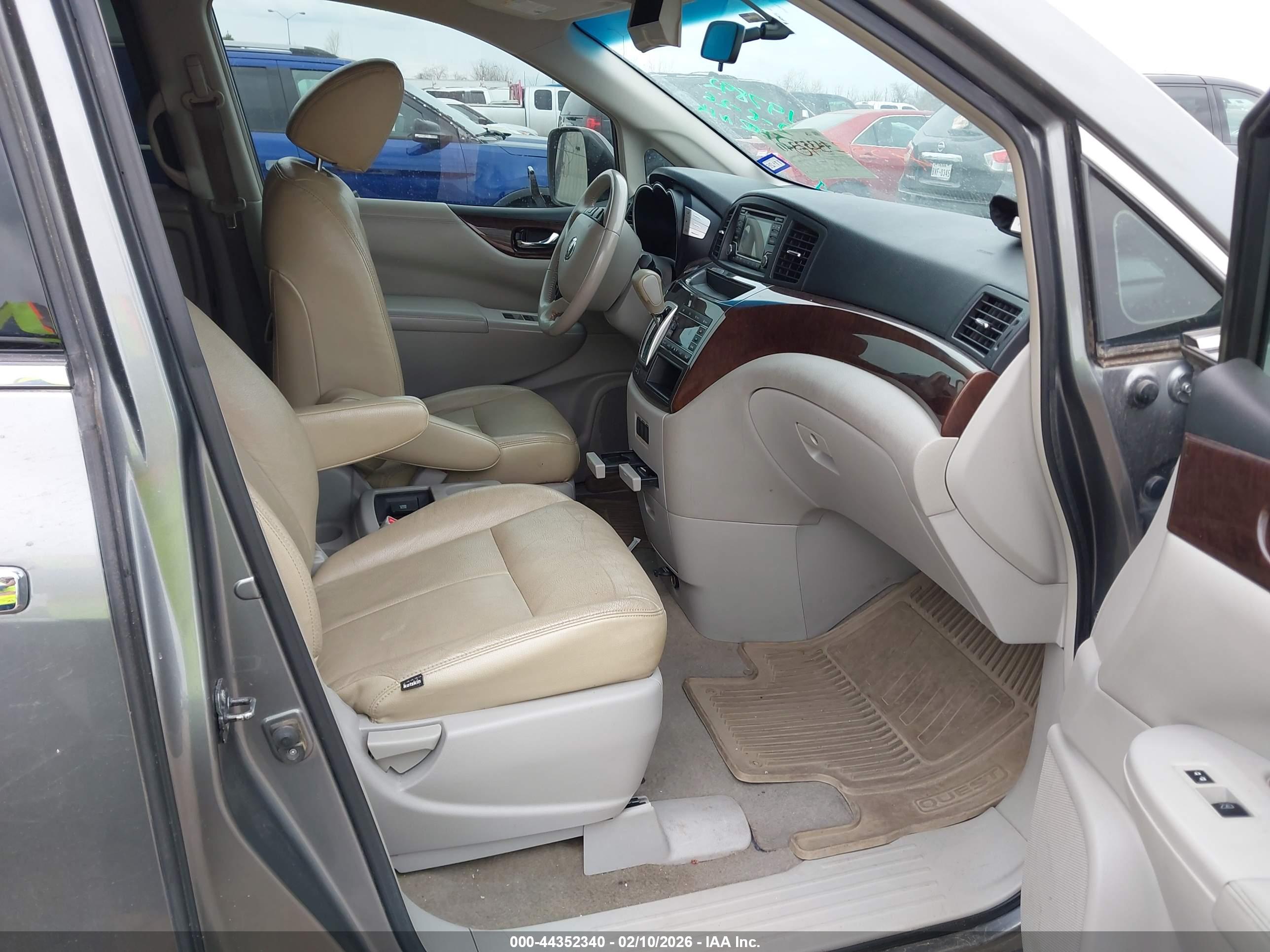 NISSAN QUEST image 5