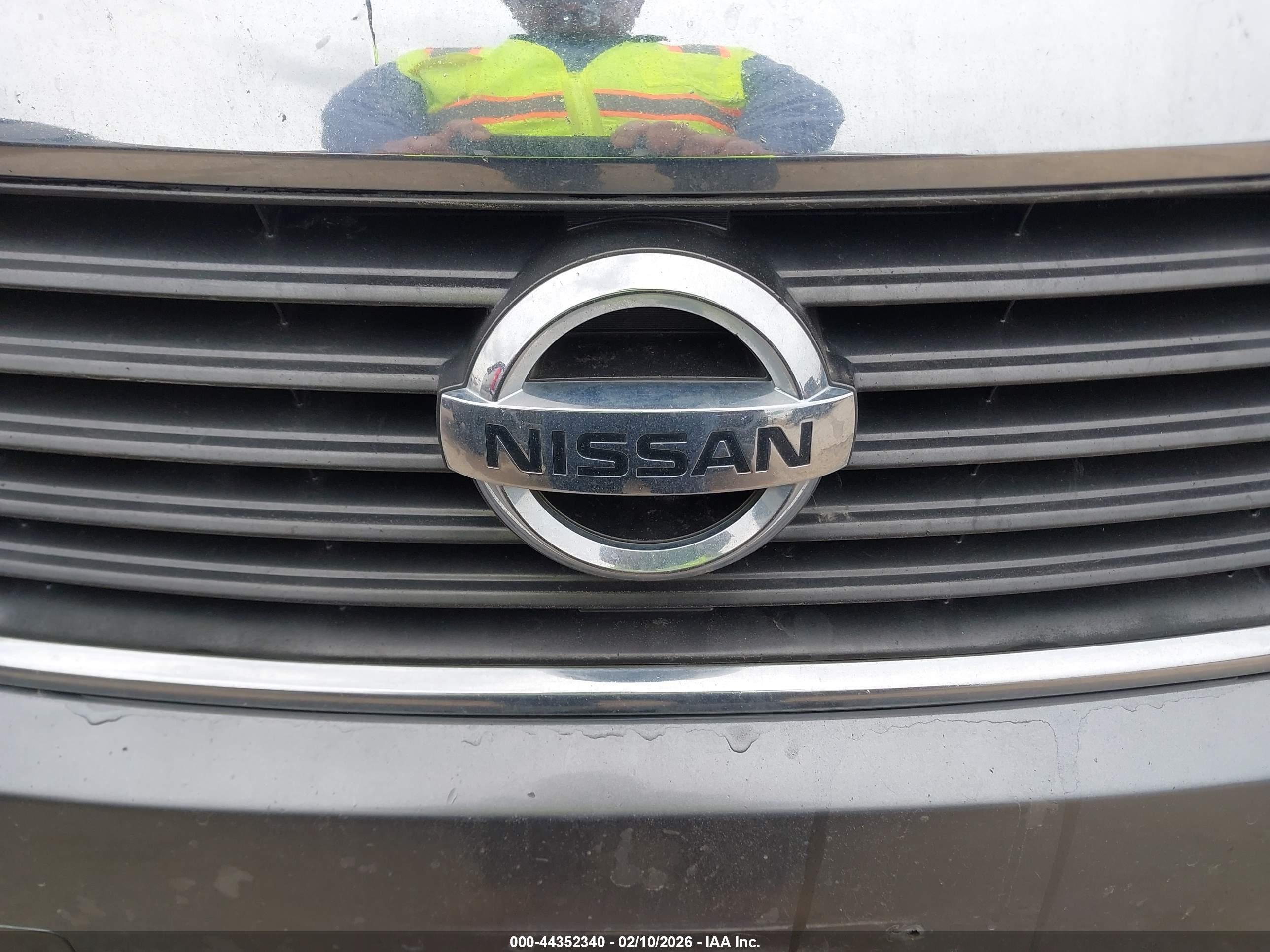 NISSAN QUEST image 6