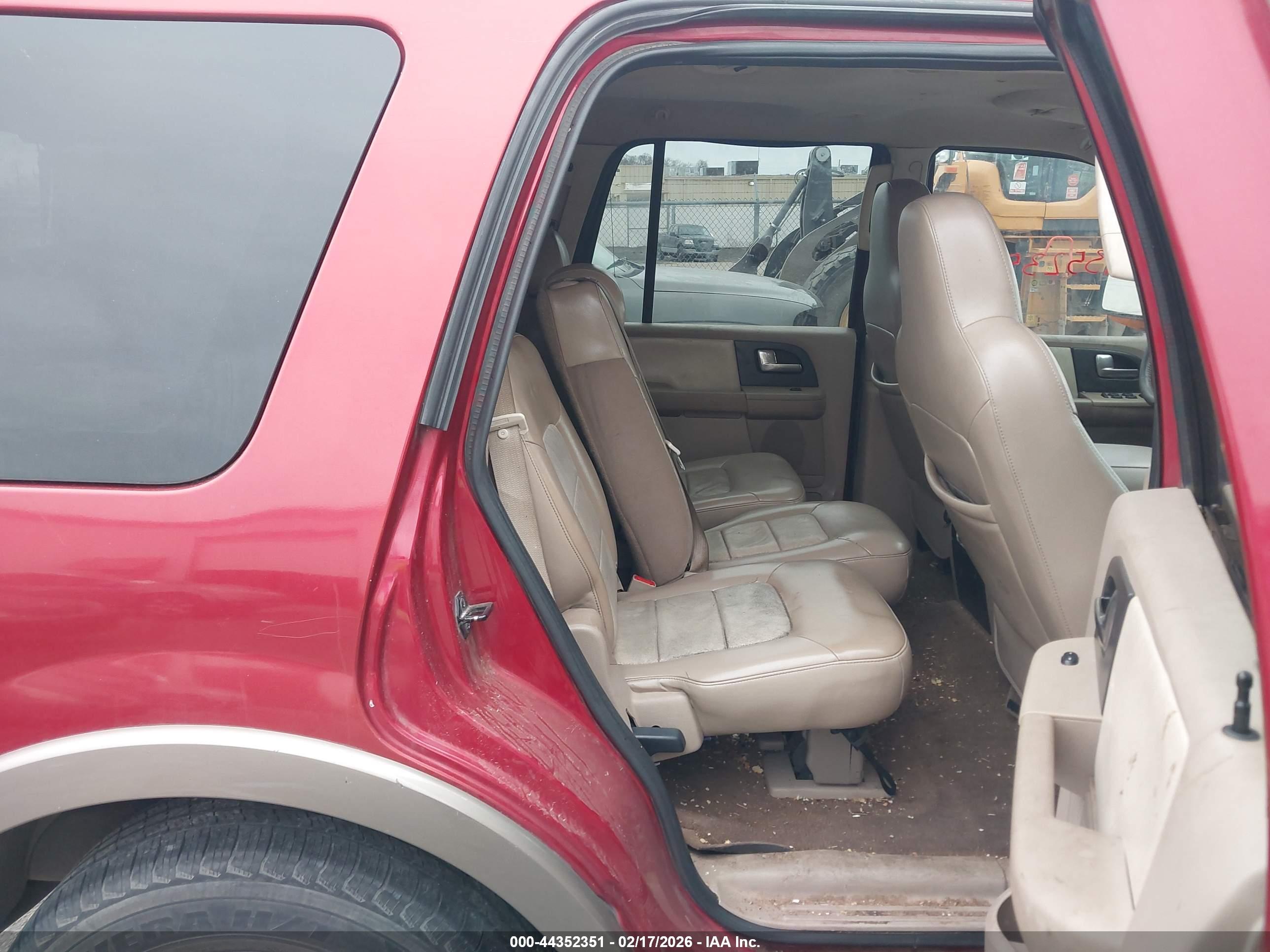 FORD EXPEDITION image 8