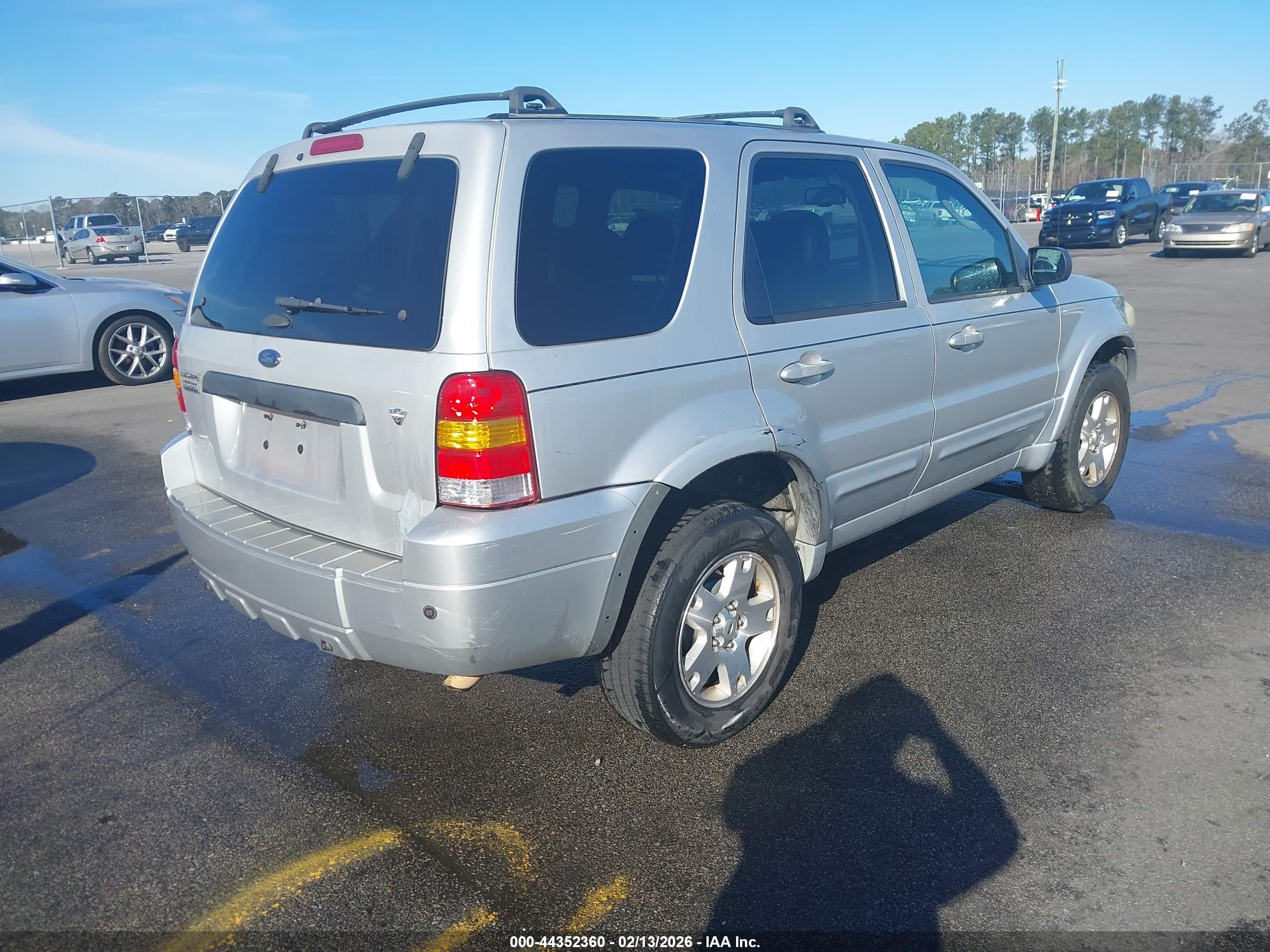 FORD ESCAPE image 4