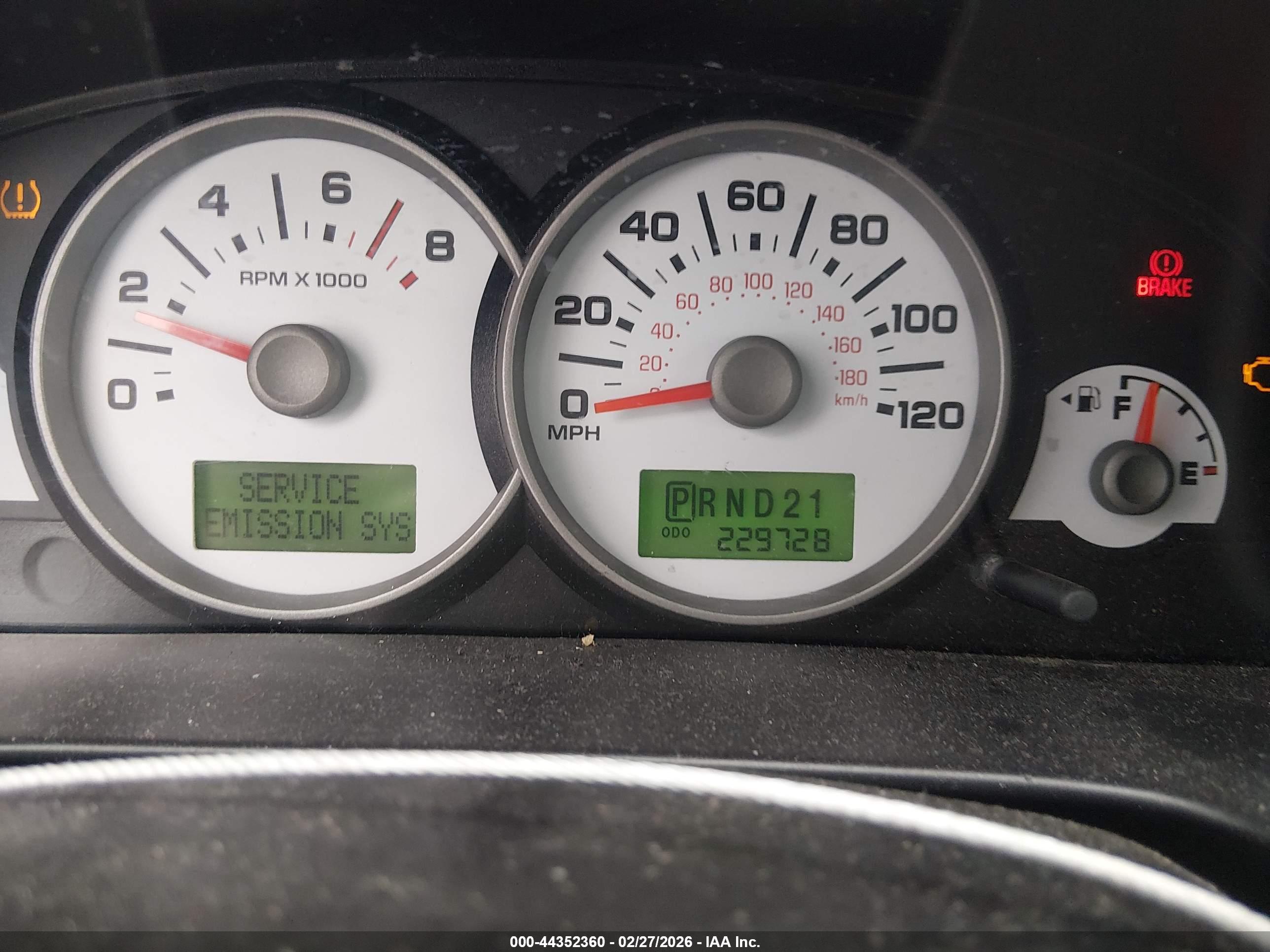 FORD ESCAPE image 7