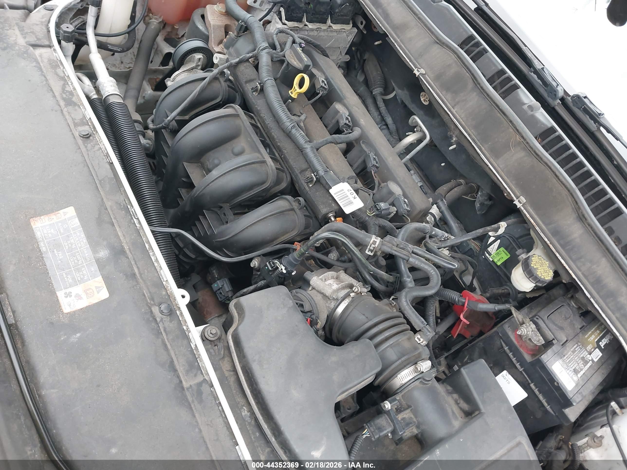 FORD FUSION image 10