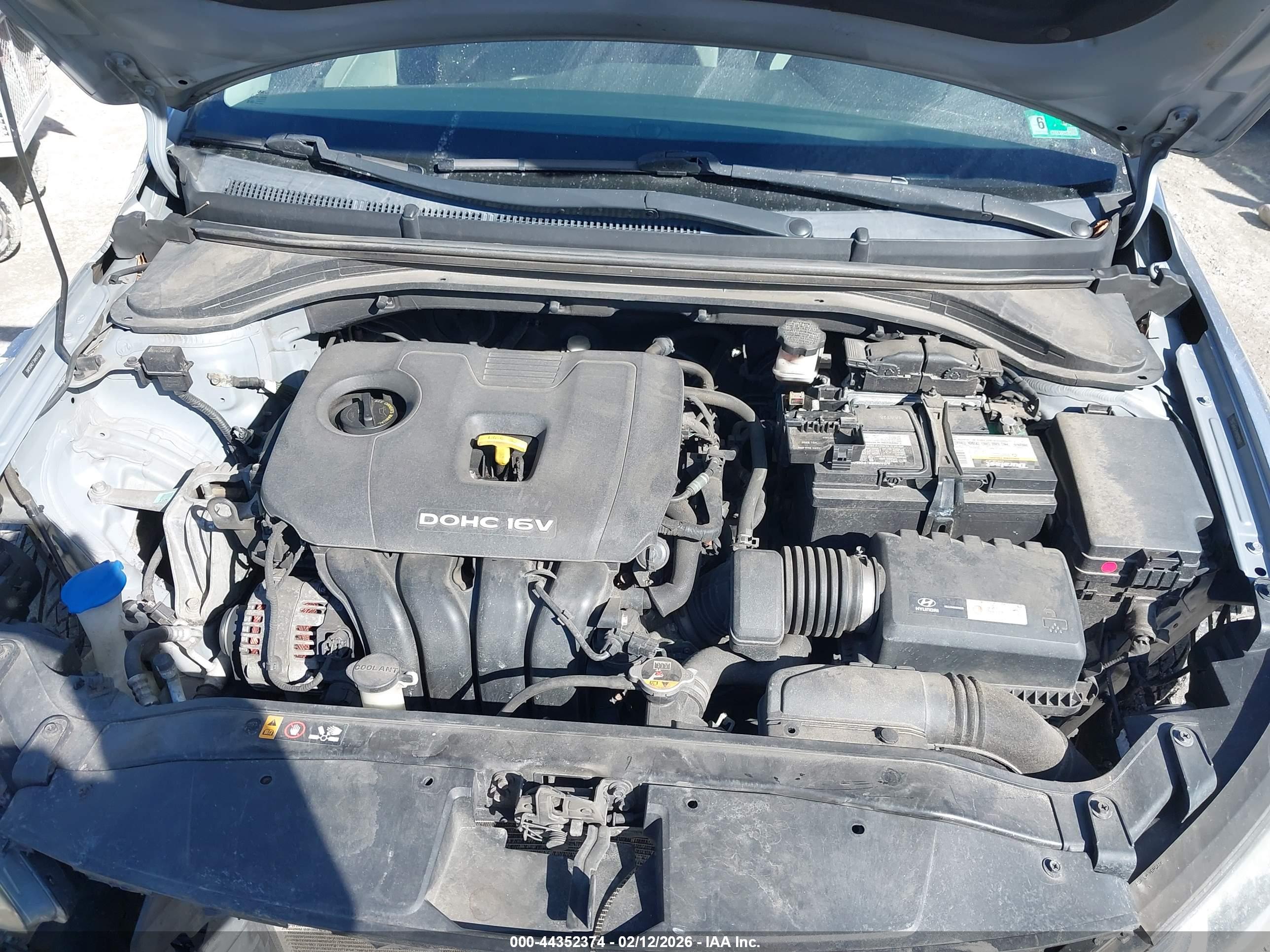 HYUNDAI ELANTRA image 10