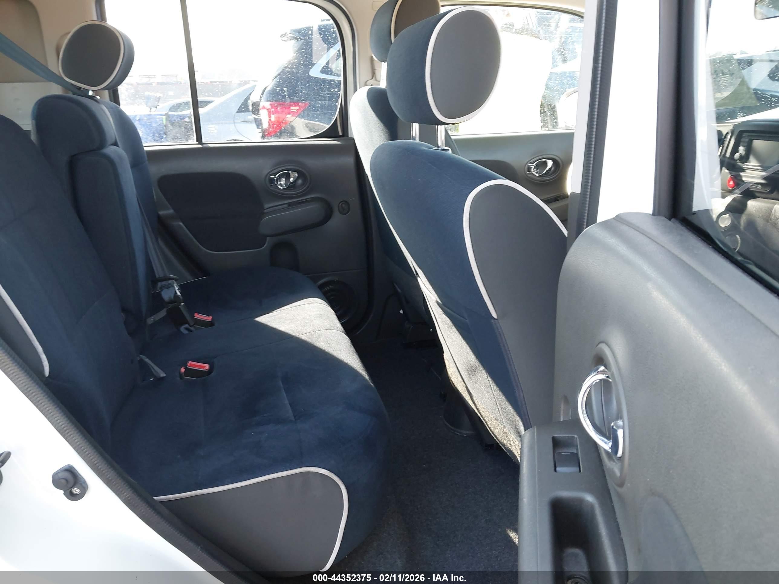 NISSAN CUBE image 8