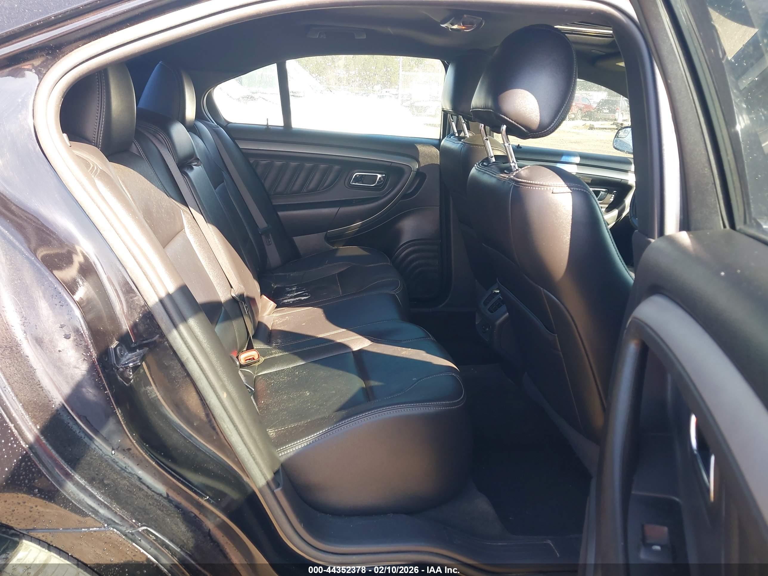 FORD TAURUS image 8