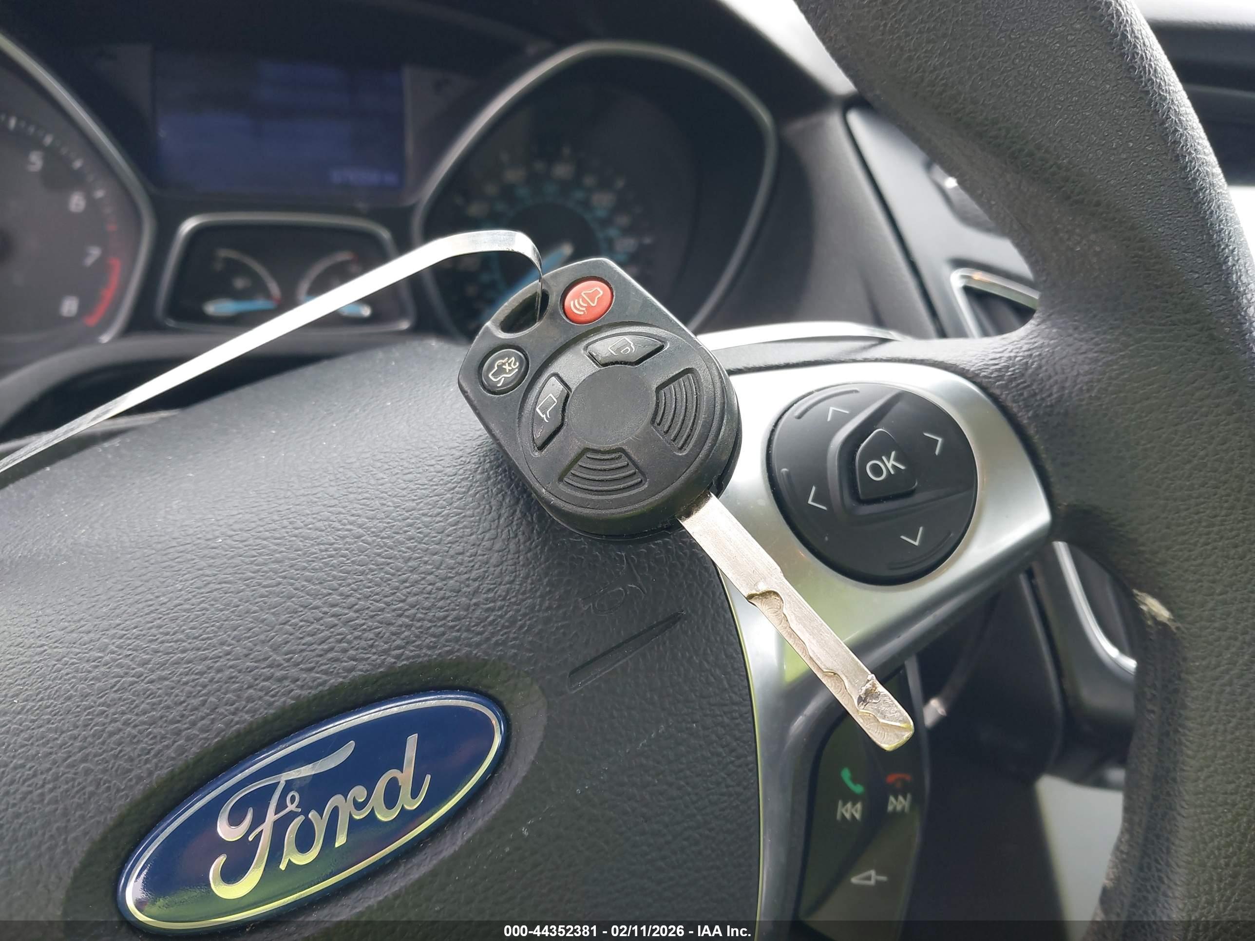 FORD FOCUS image 11