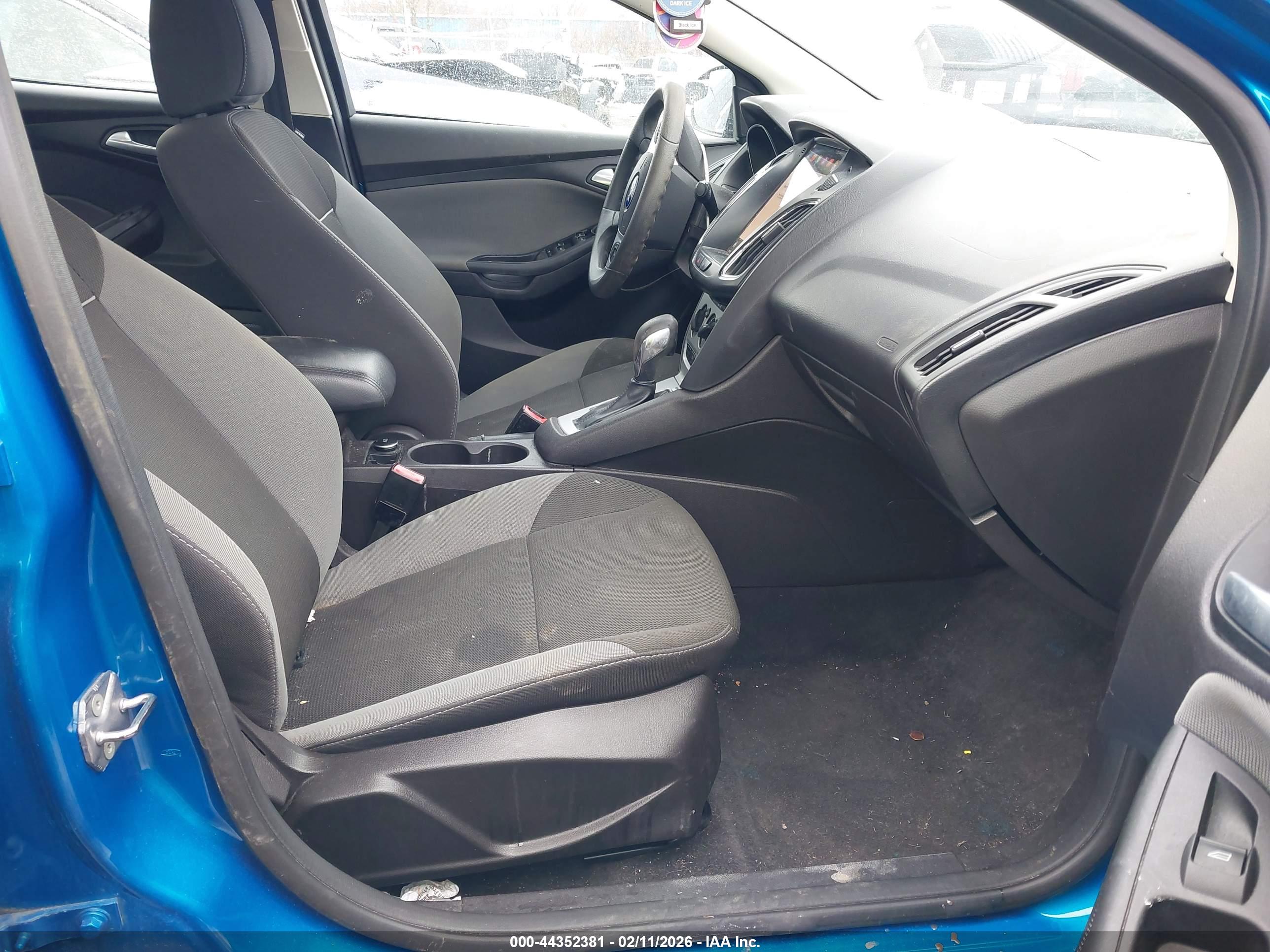 FORD FOCUS image 5