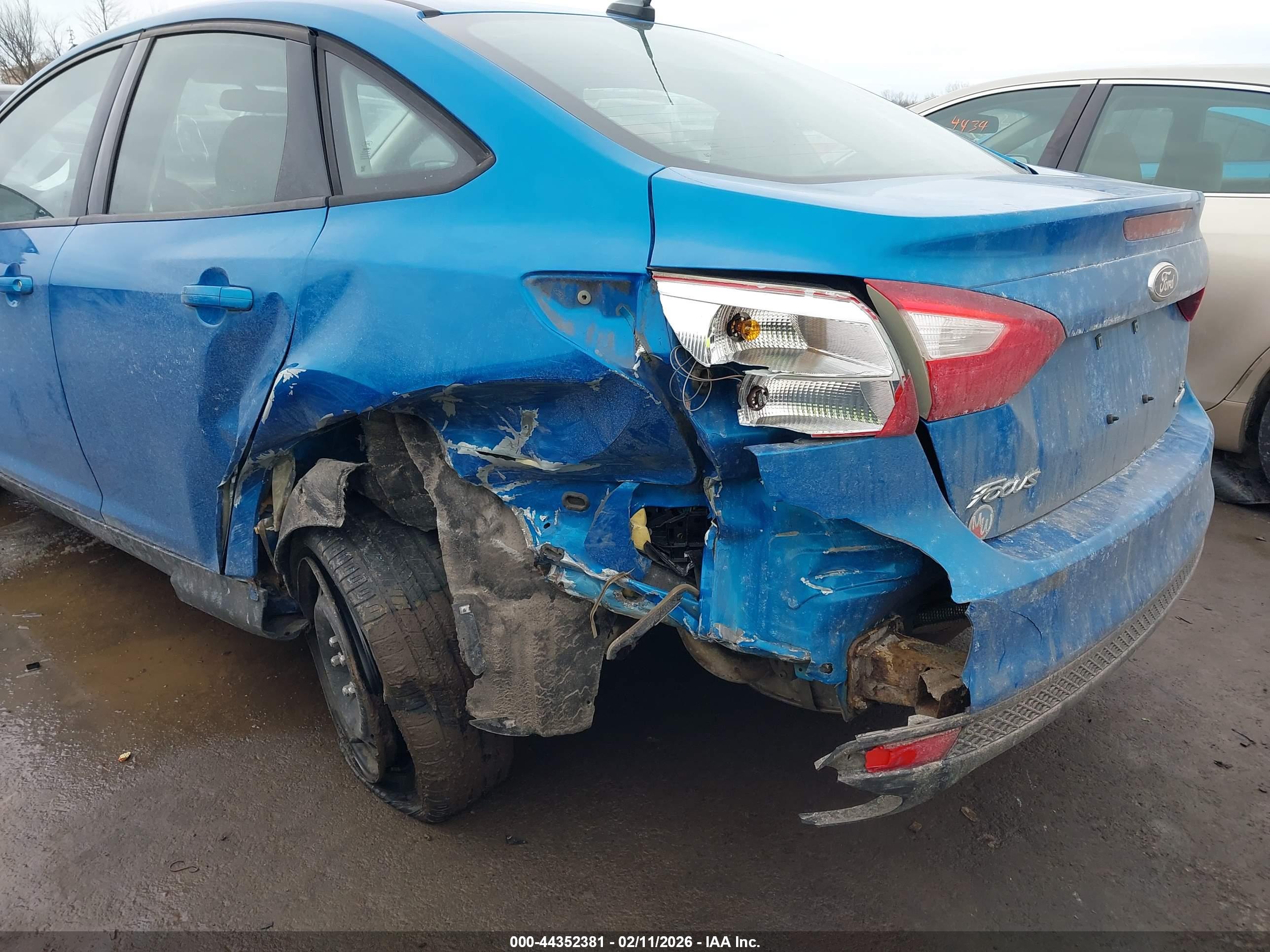 FORD FOCUS image 6