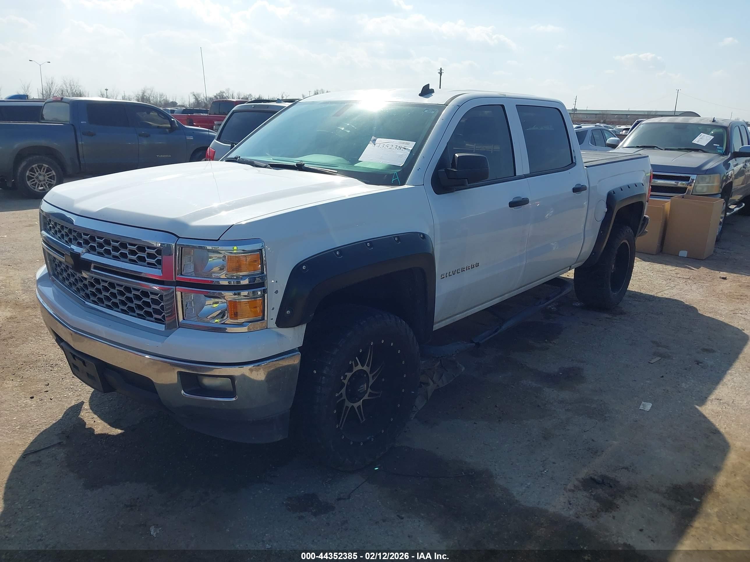 CHEVROLET SILVERADO image 2