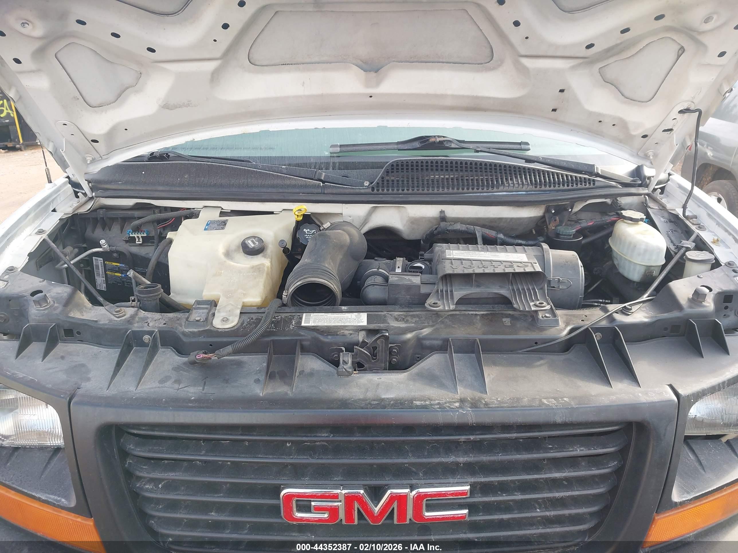 GMC SAVANA image 10