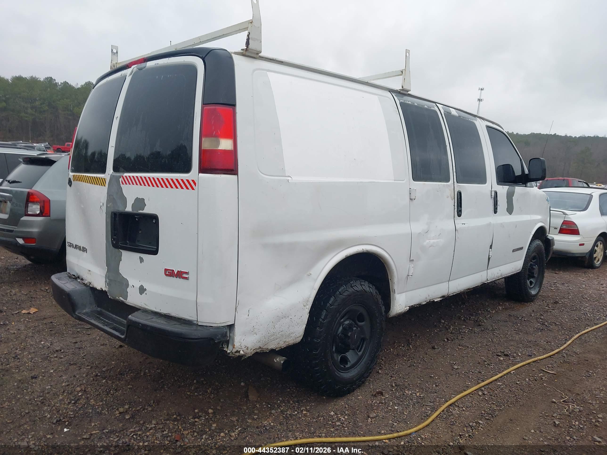 GMC SAVANA image 4