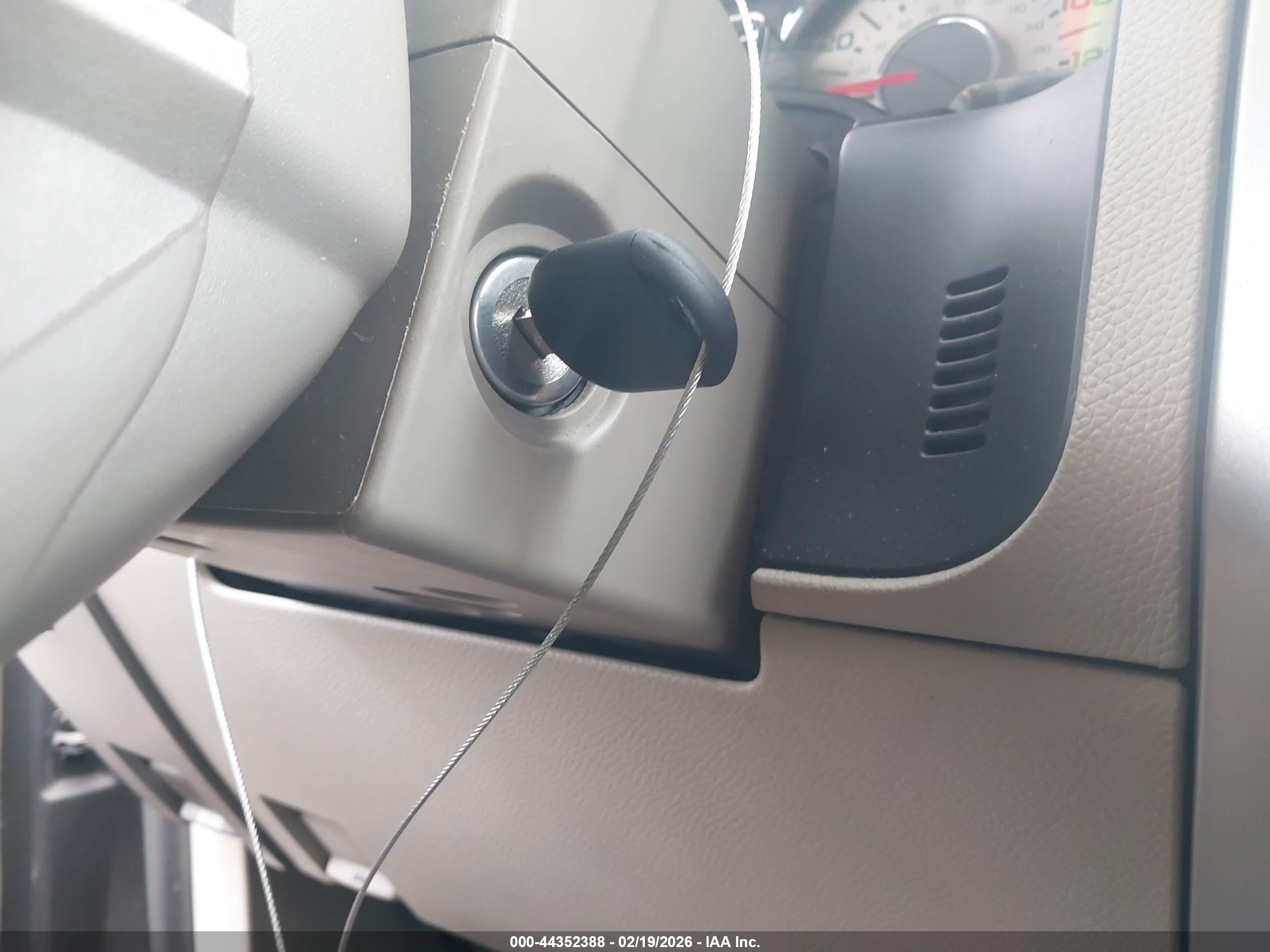 FORD EXPEDITION image 11