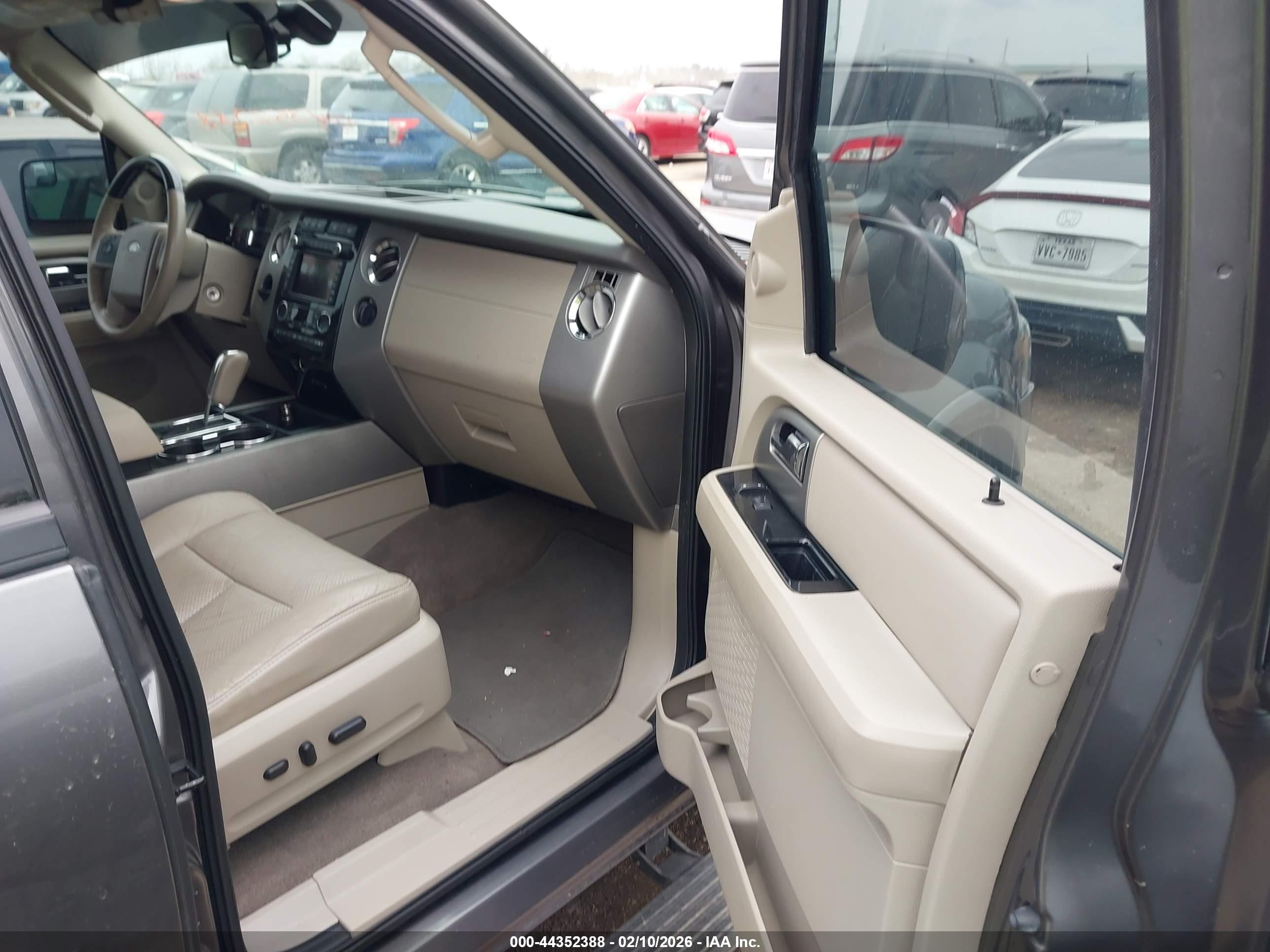 FORD EXPEDITION image 5