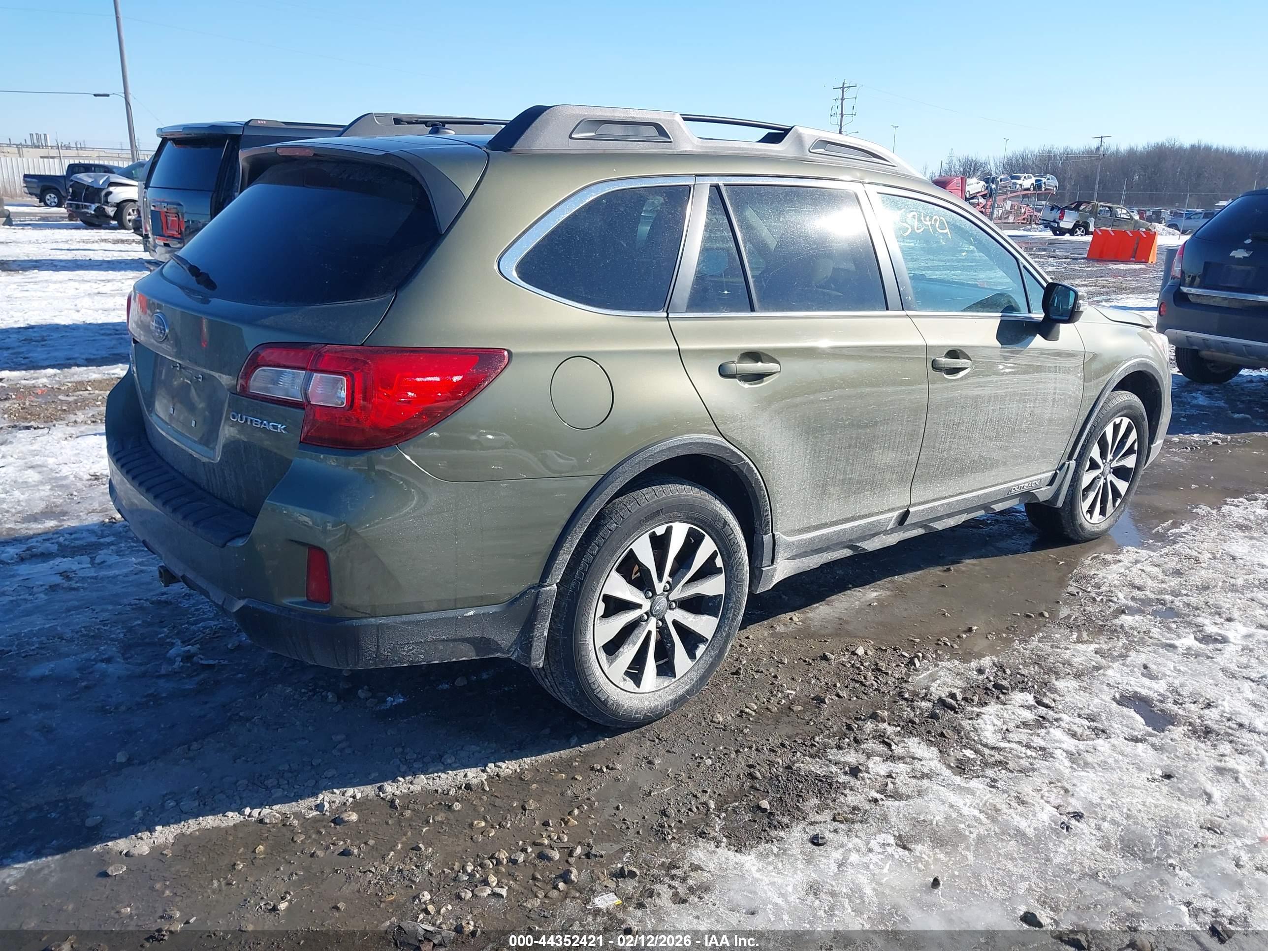 SUBARU OUTBACK image 4