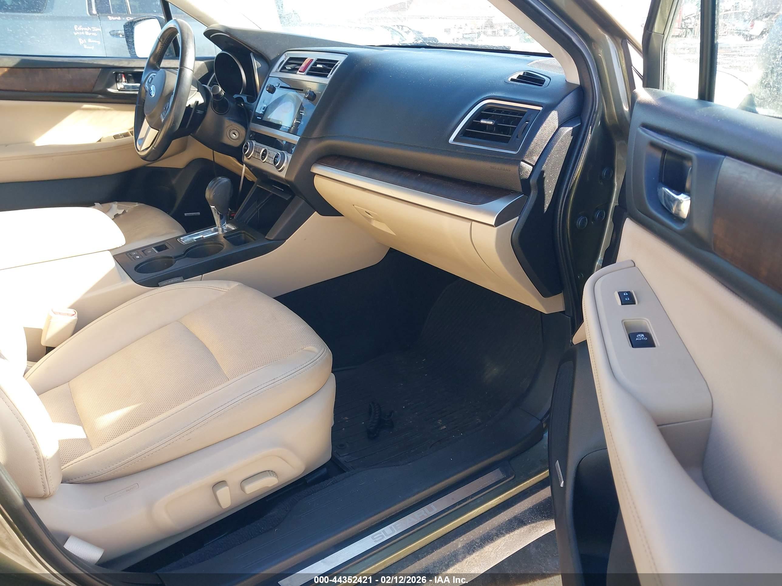 SUBARU OUTBACK image 5