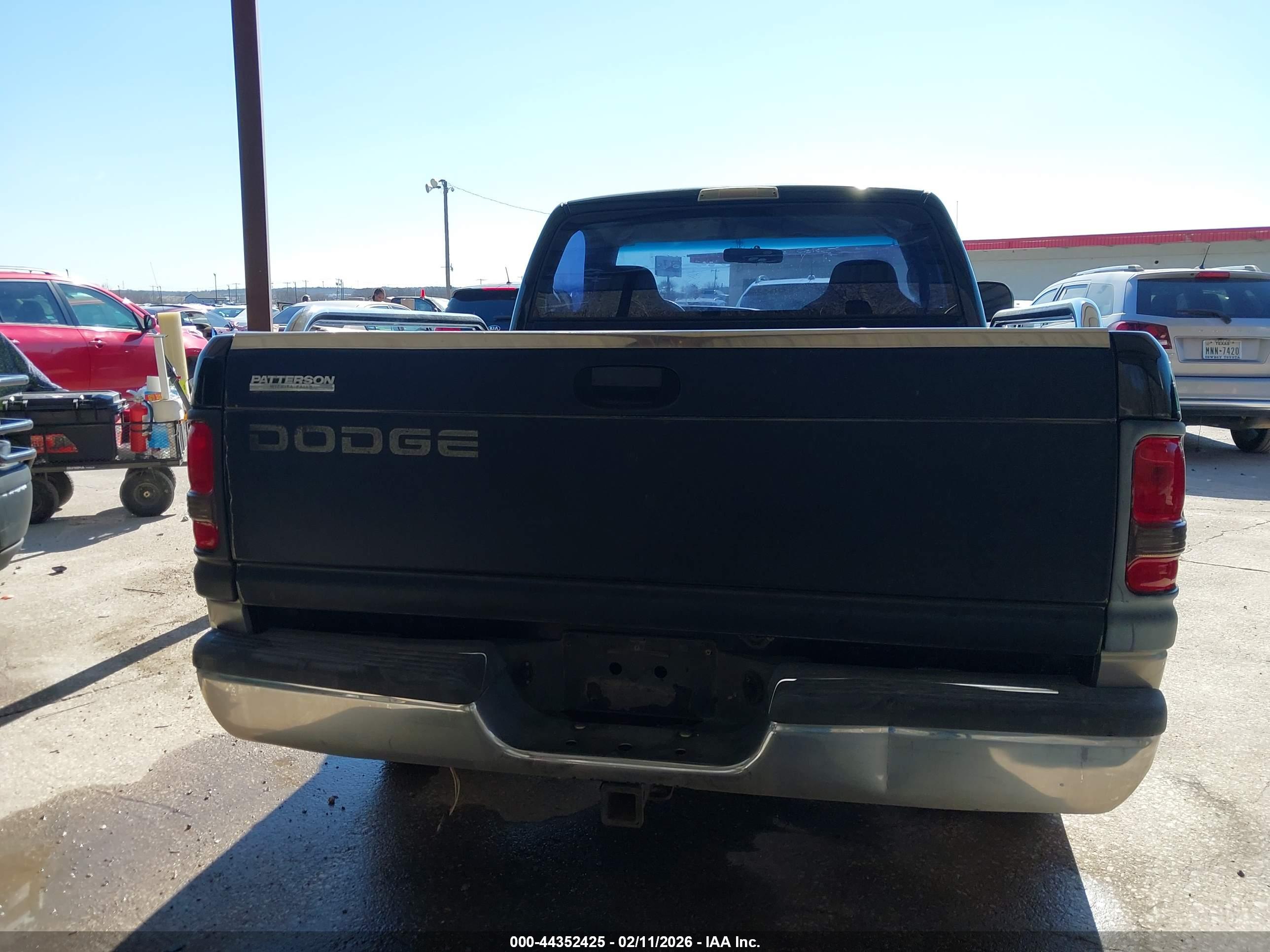 DODGE RAM image 8