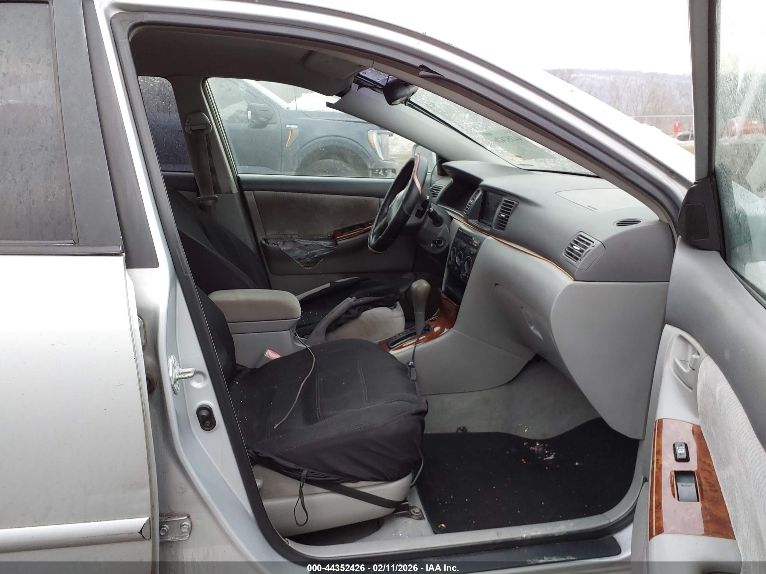 TOYOTA COROLLA image 5