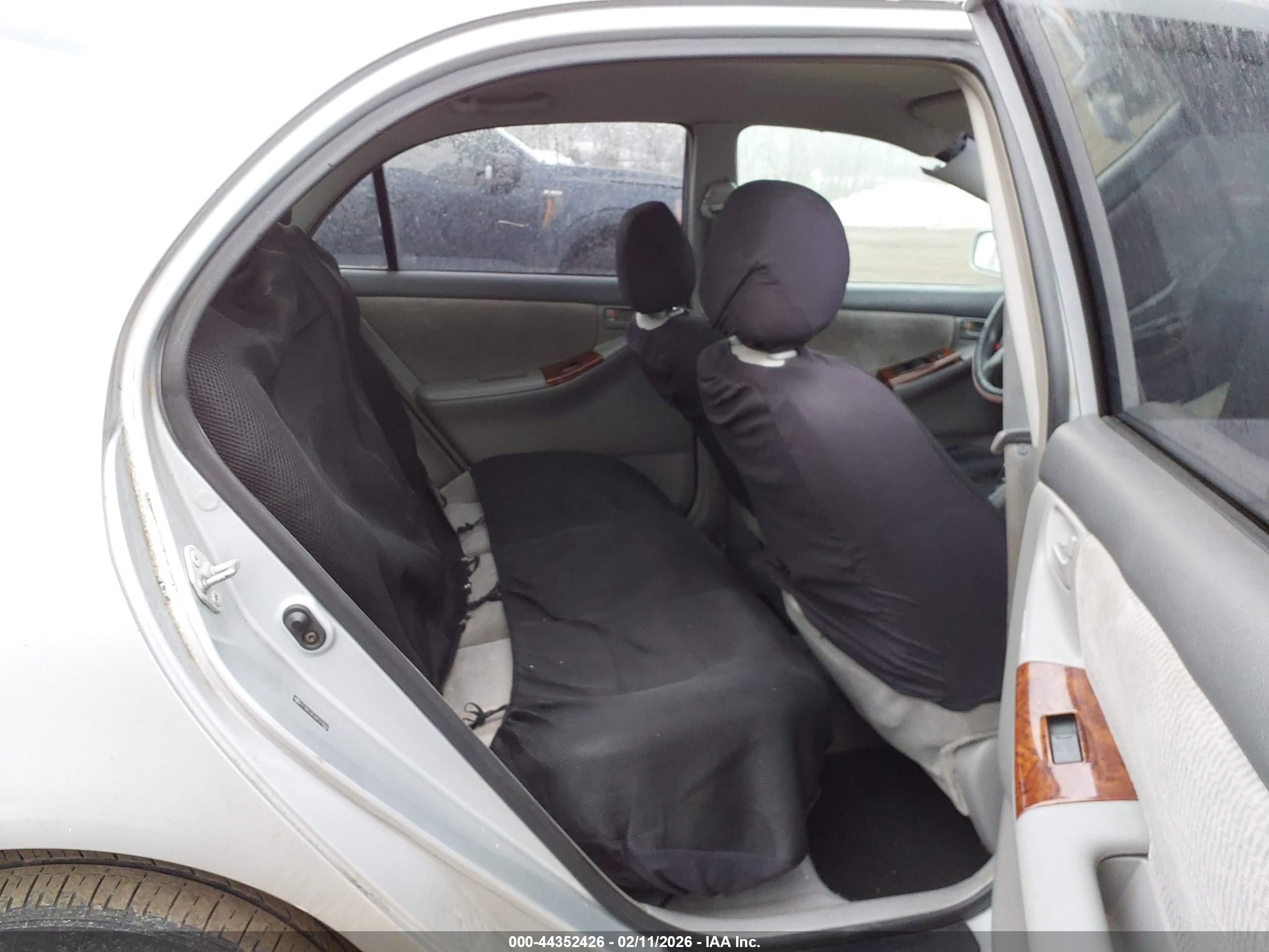 TOYOTA COROLLA image 8