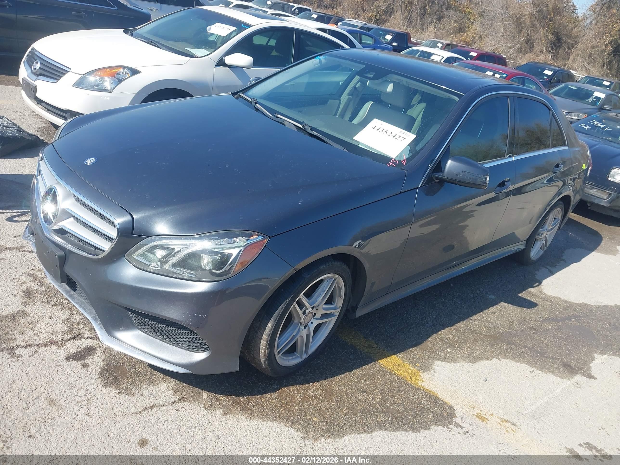 MERCEDES-BENZ E image 2