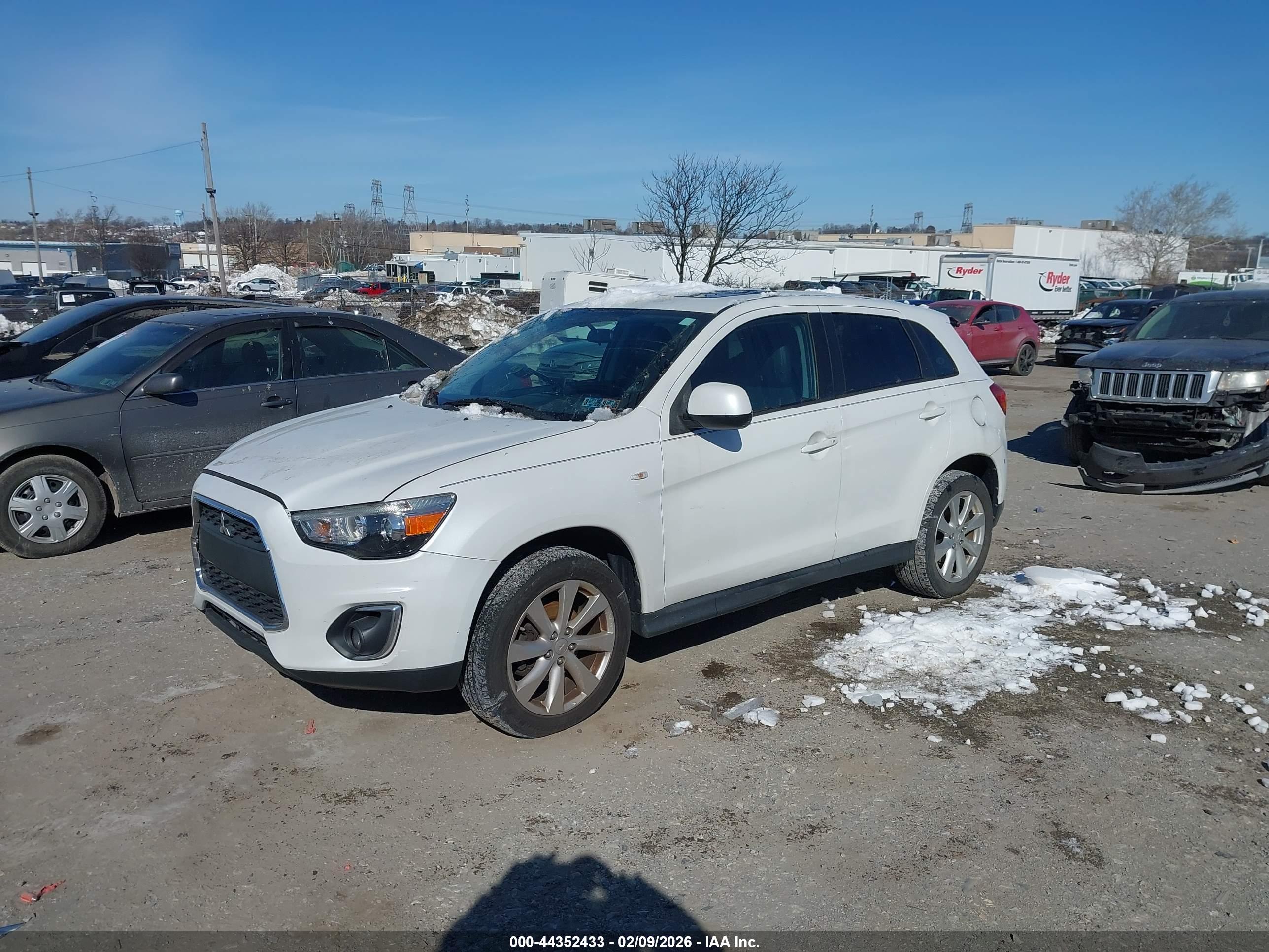MITSUBISHI OUTLANDER image 6
