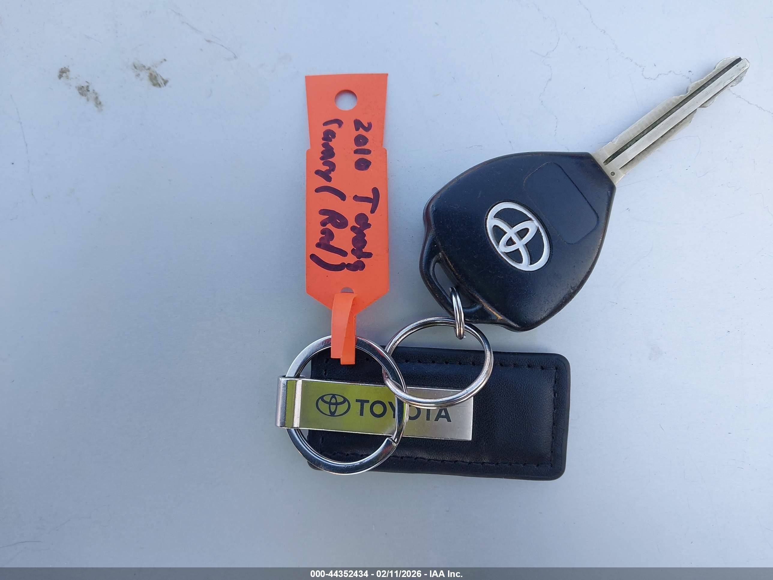 TOYOTA CAMRY image 11