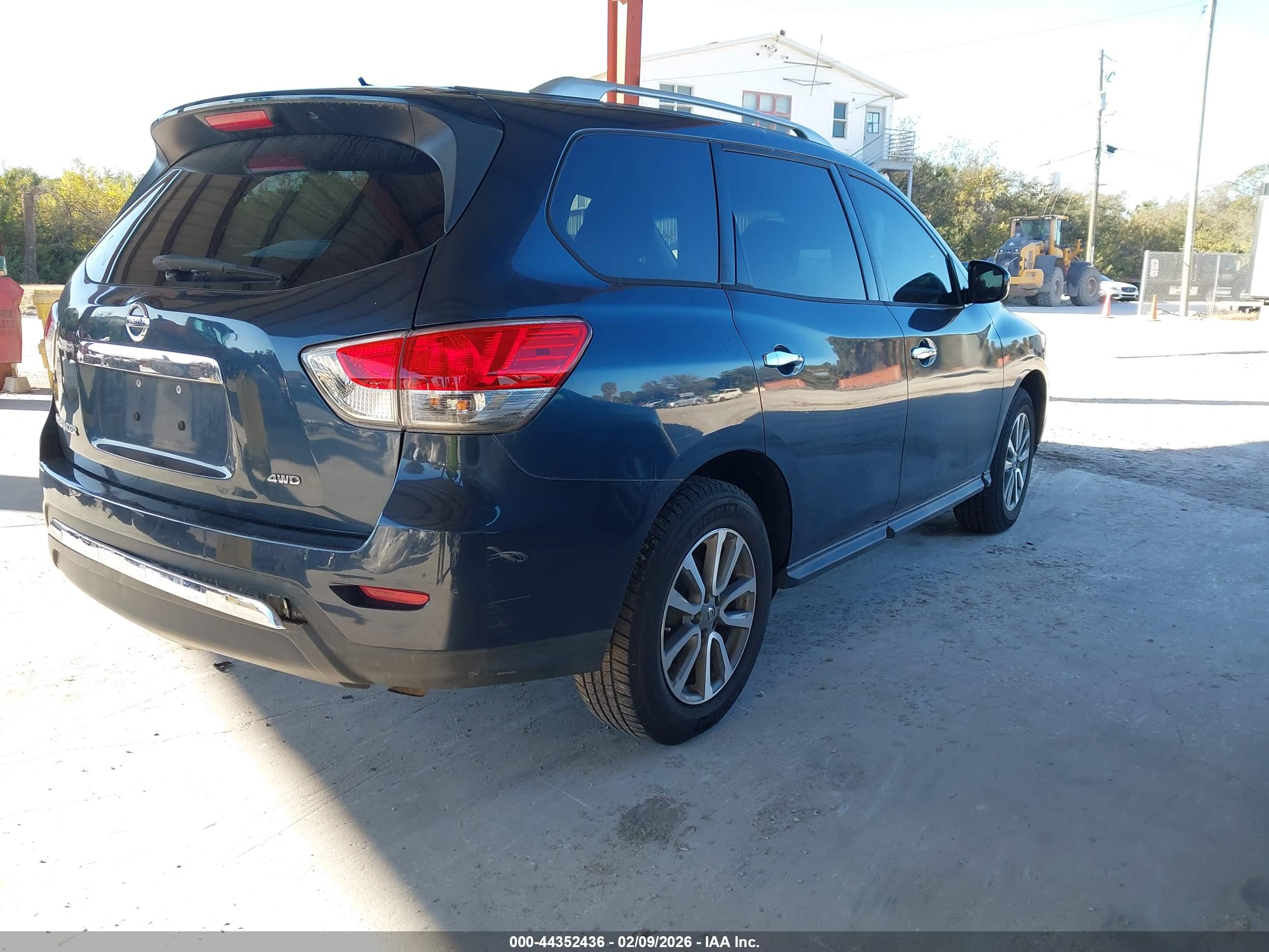 NISSAN PATHFINDER image 4