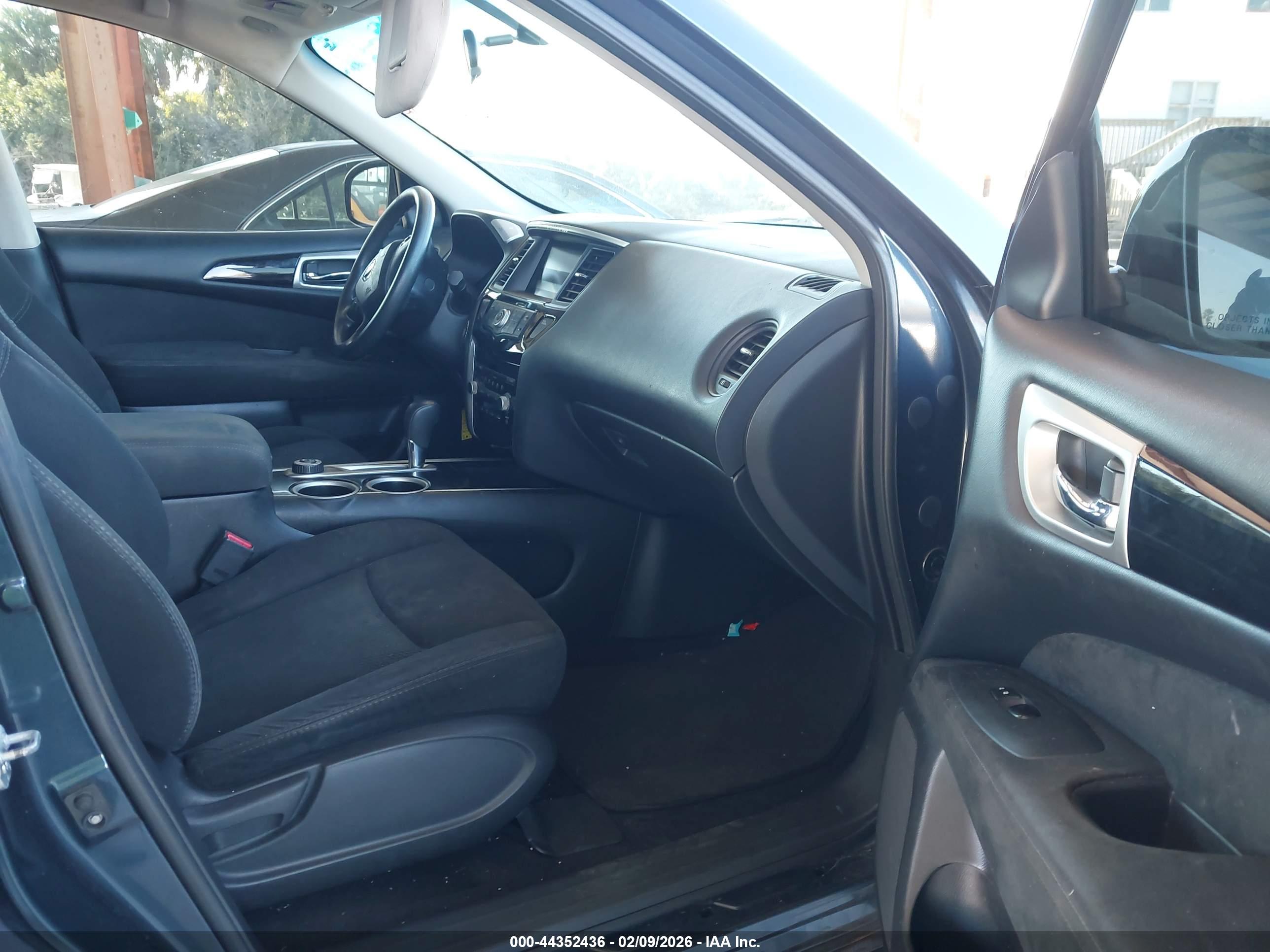 NISSAN PATHFINDER image 5