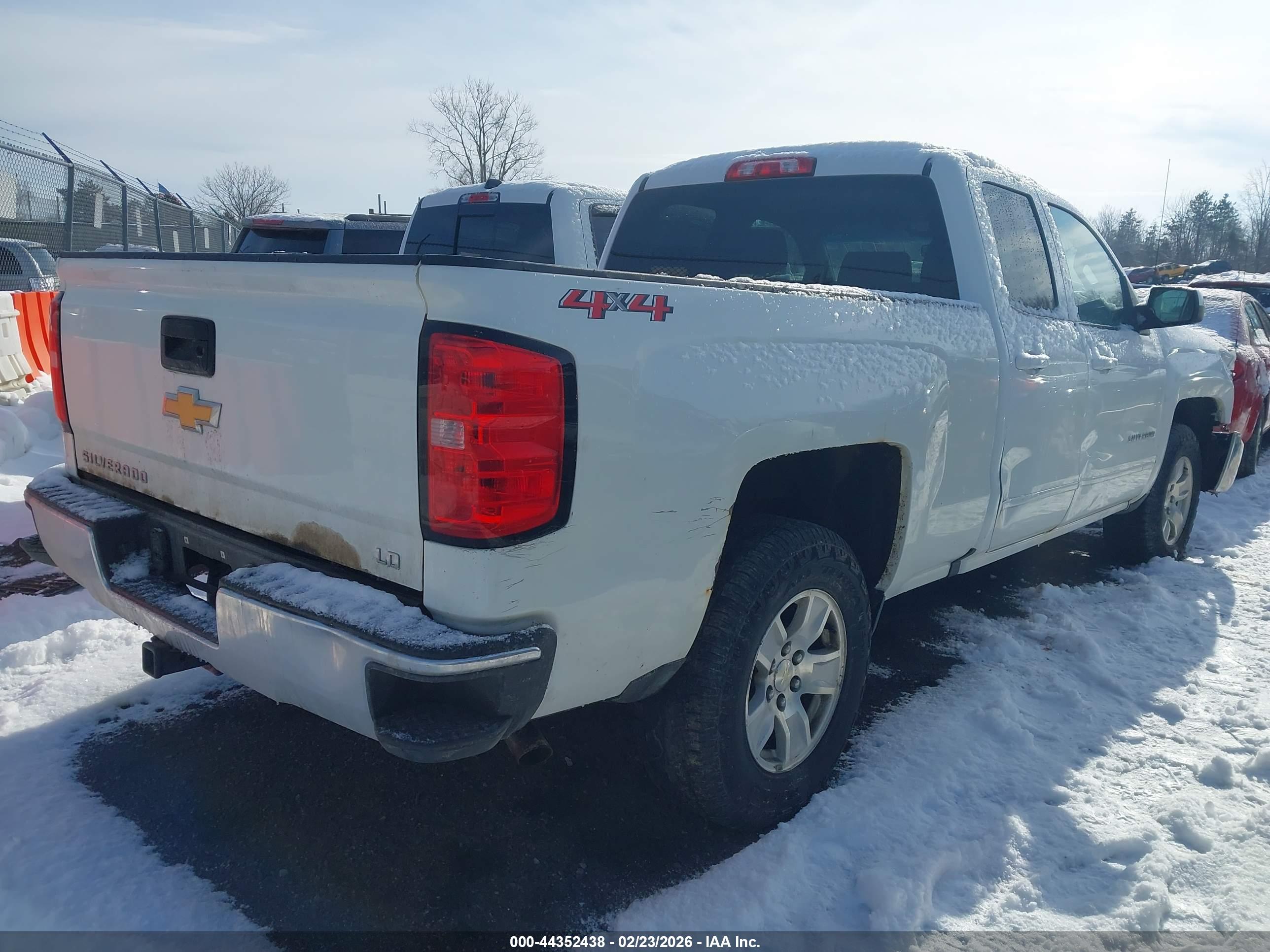 CHEVROLET SILVERADO image 4