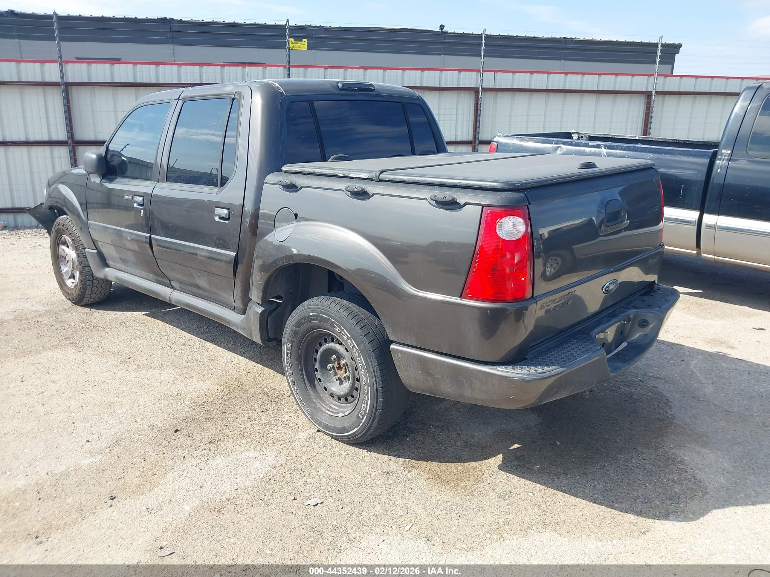 FORD EXPLORER image 3