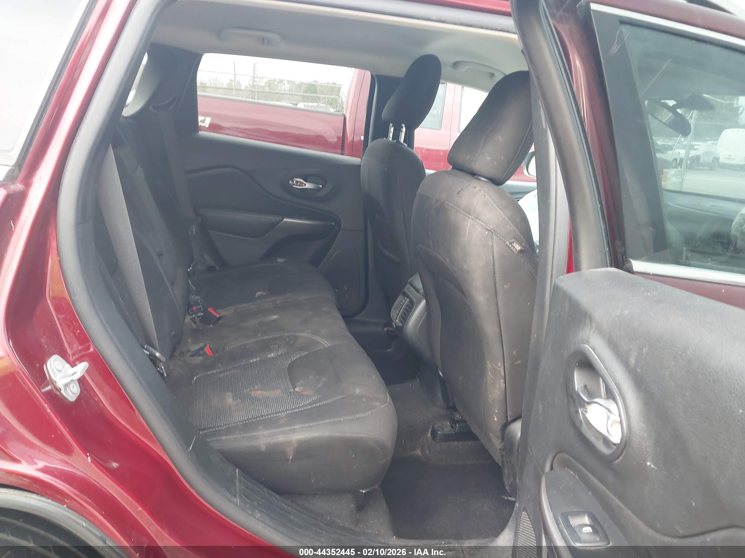 JEEP CHEROKEE image 8