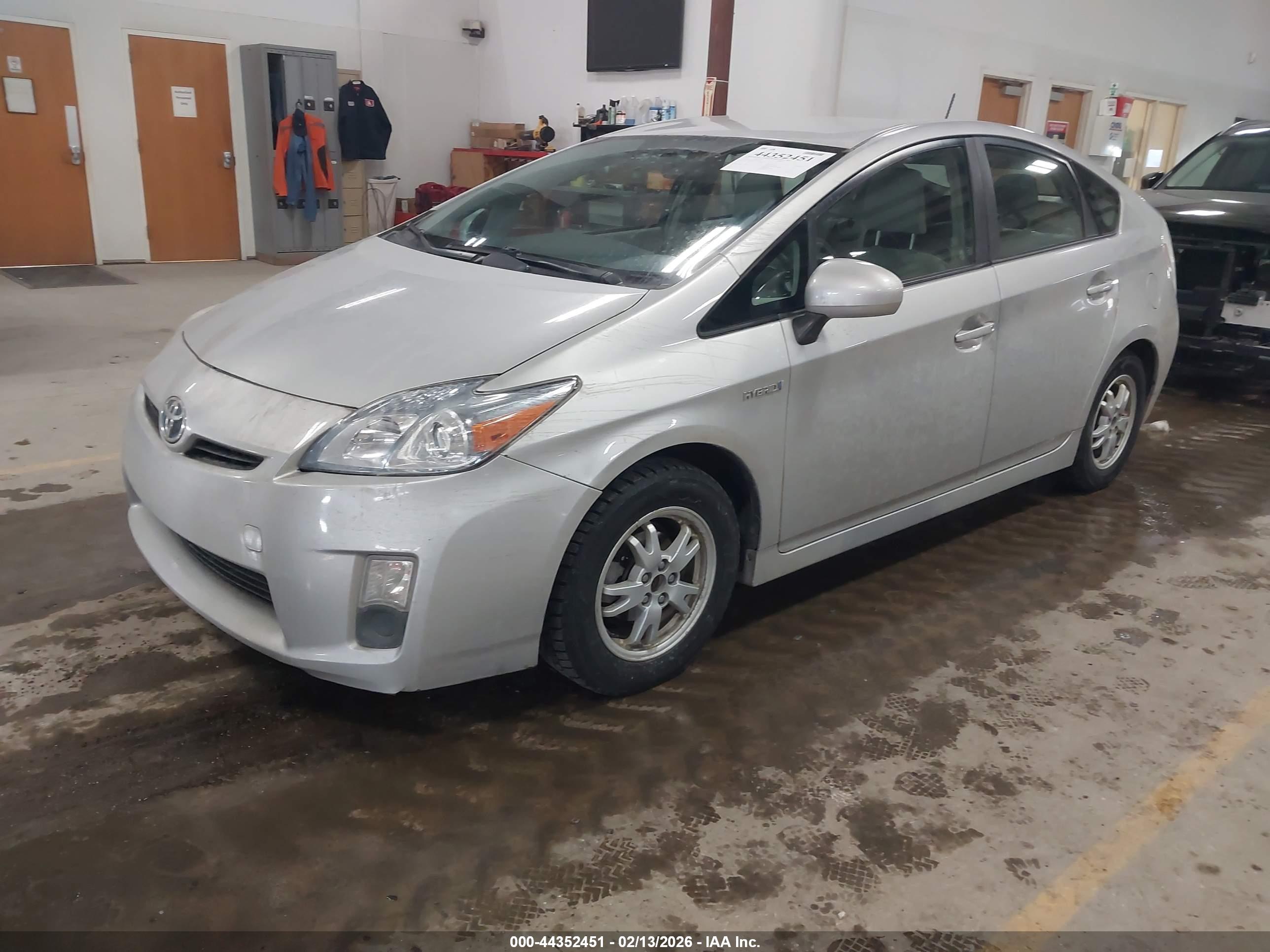 TOYOTA PRIUS image 2