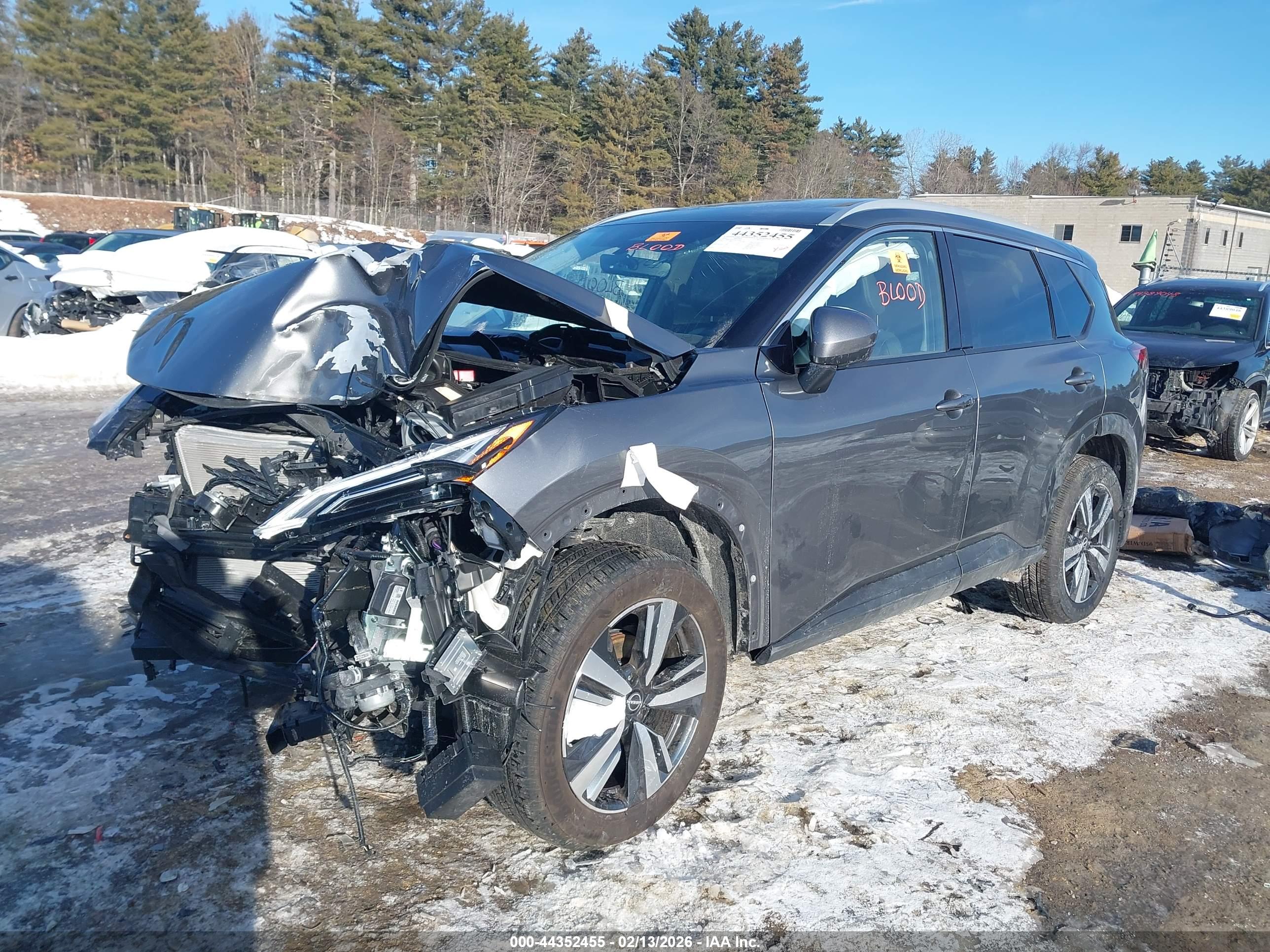 NISSAN ROGUE image 2