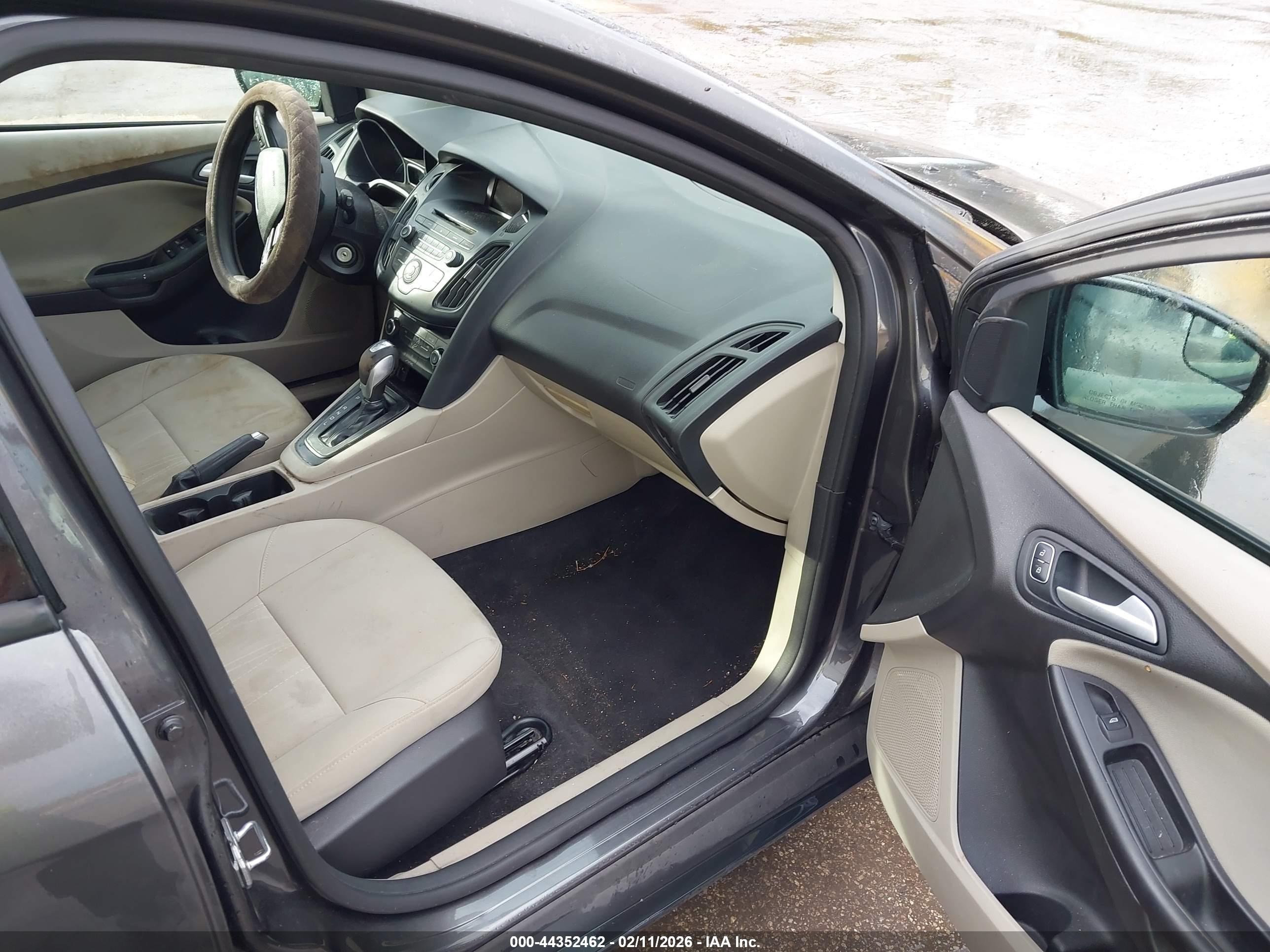 FORD FOCUS image 5